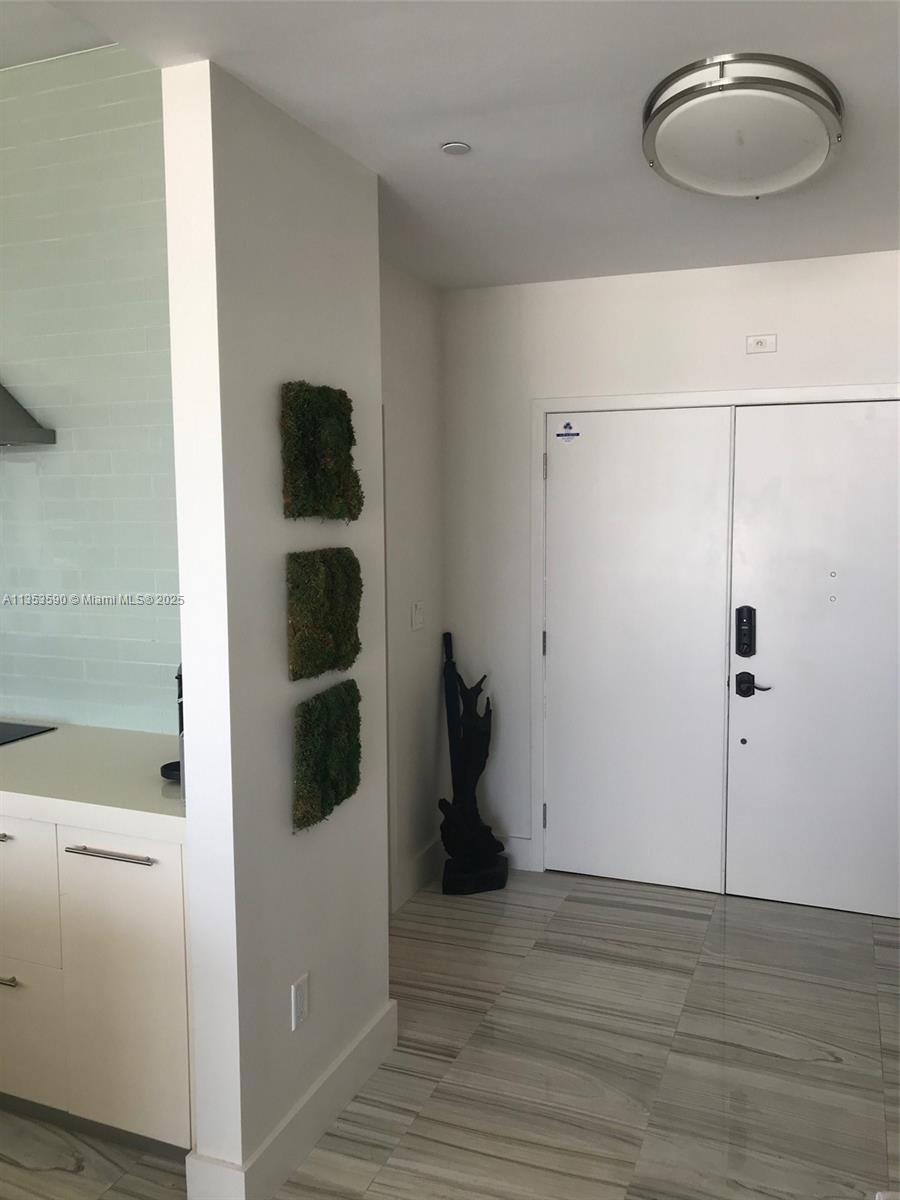 THE DECOPLAGE CONDO - Residential Lease