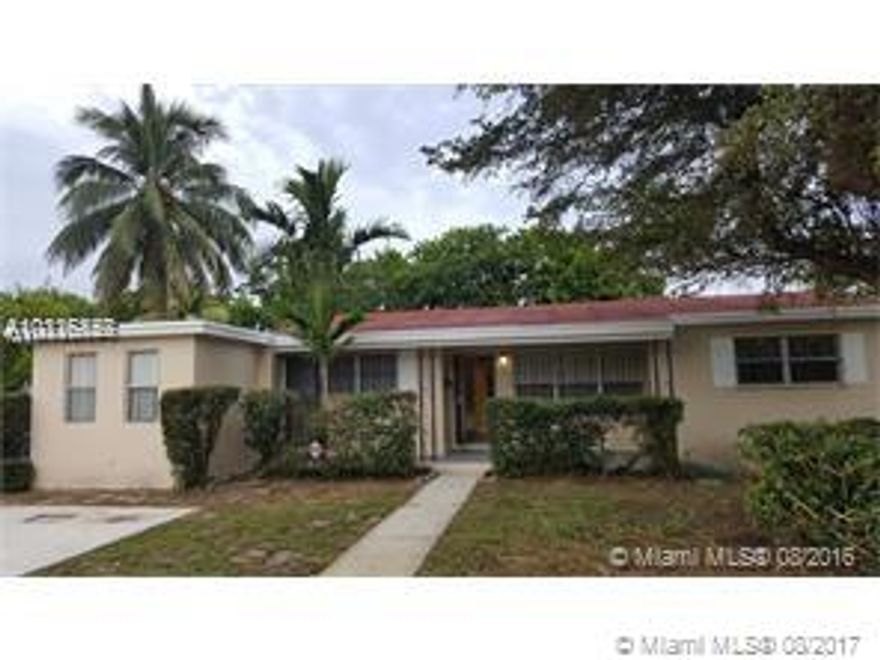 Gorgeous and very spacious home 3 bed 2 bath freshly painted. new kitchen with granite counter top and big
backyard with fruit trees, House is in perfect condition. Great location in North Miami Beach close to major
highways, shopping center, public transportation and beaches.