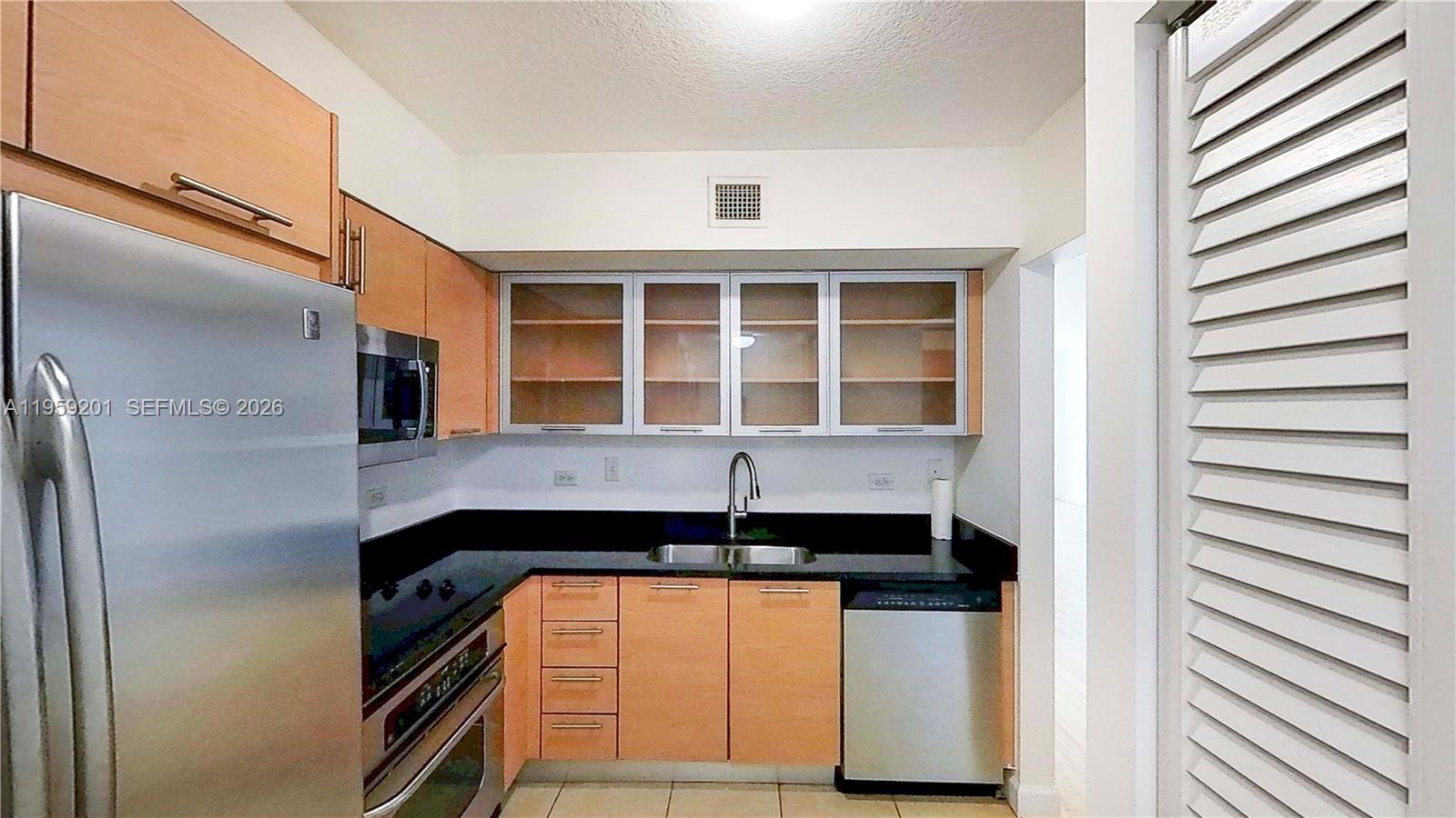 BRICKELL ON THE RIVER N T - Residential