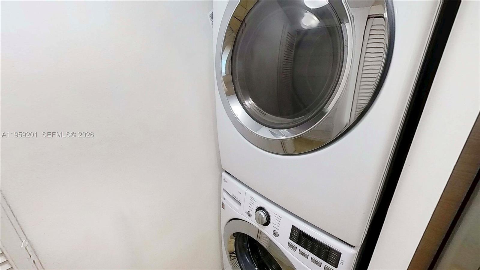 BRICKELL ON THE RIVER N T - Residential