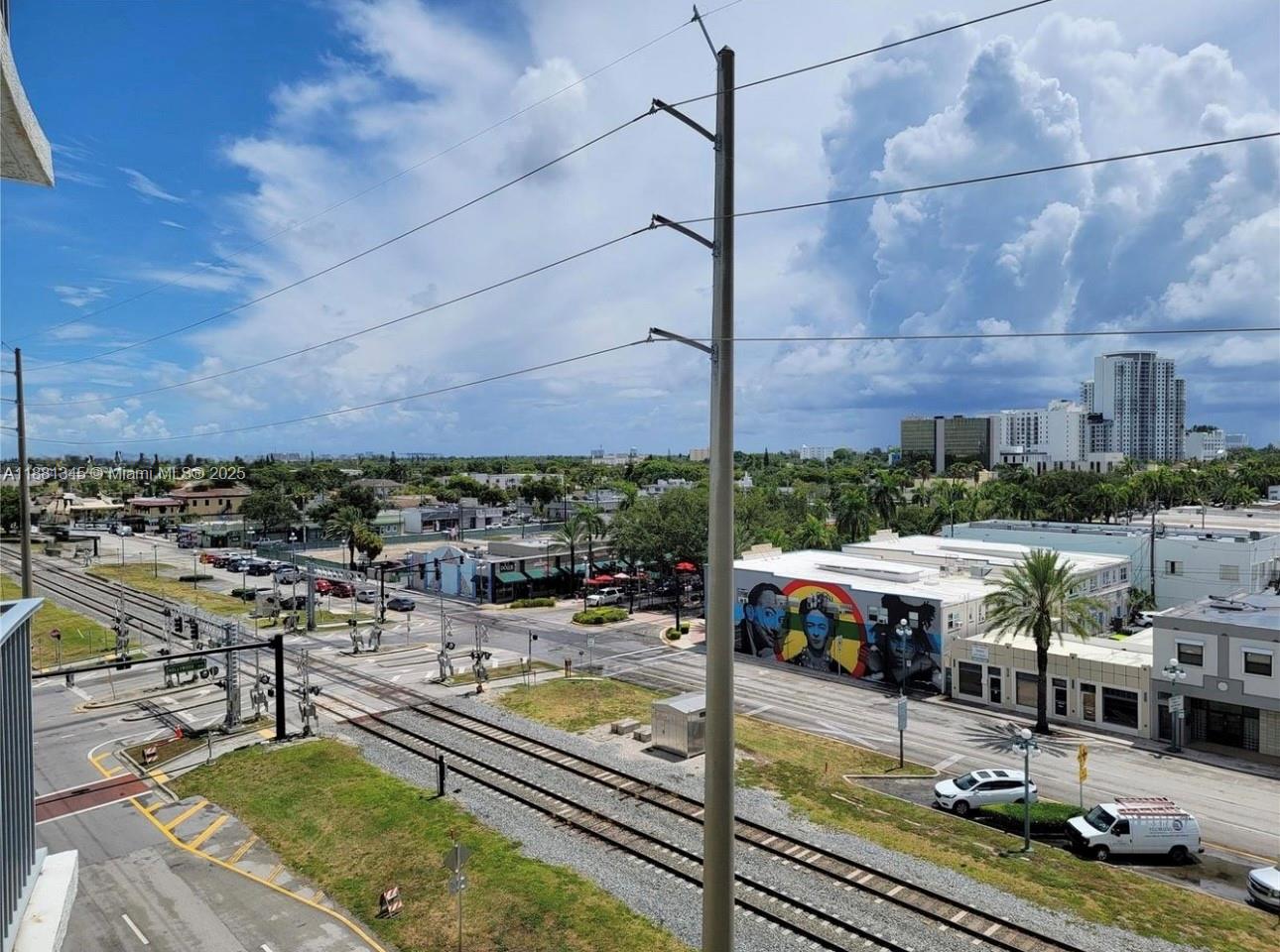 HOLLYWOOD STATION RES CON - Residential Lease