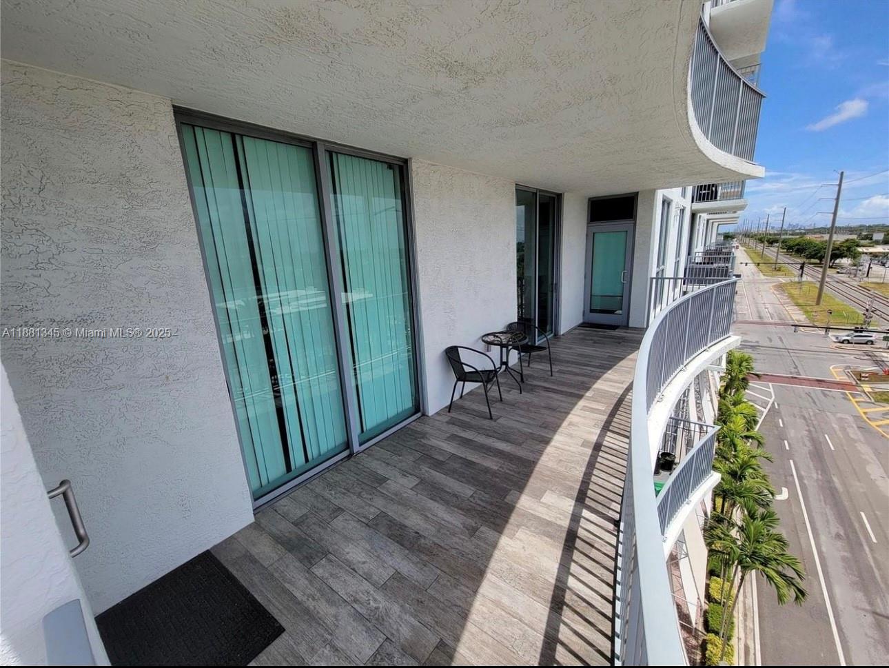 HOLLYWOOD STATION RES CON - Residential Lease