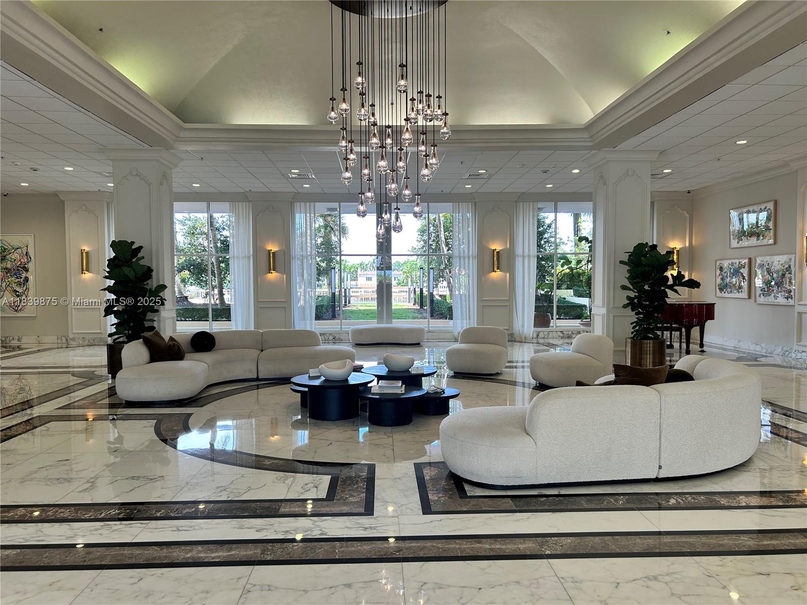 5600 Collins Ave 15V