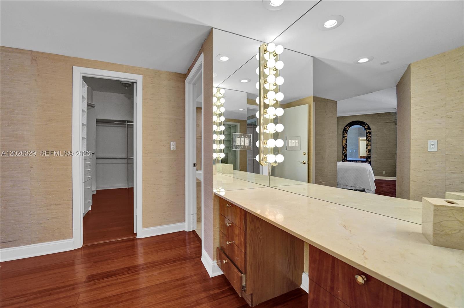 HAMPTONS WEST - Residential