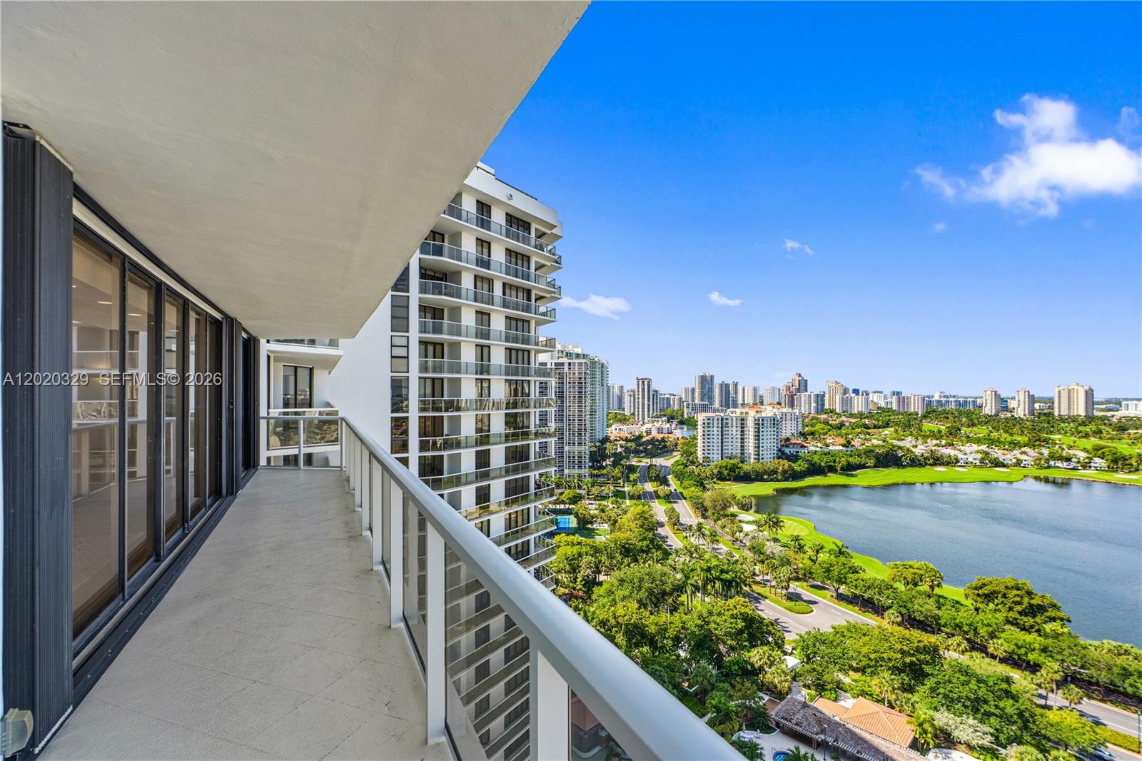 HAMPTONS WEST - Residential