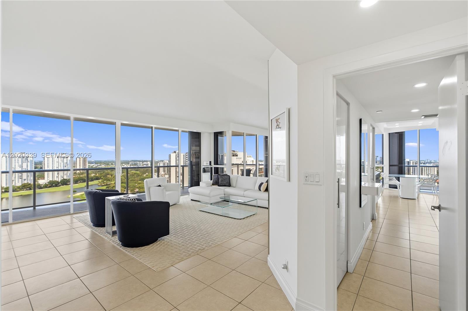 HAMPTONS WEST - Residential