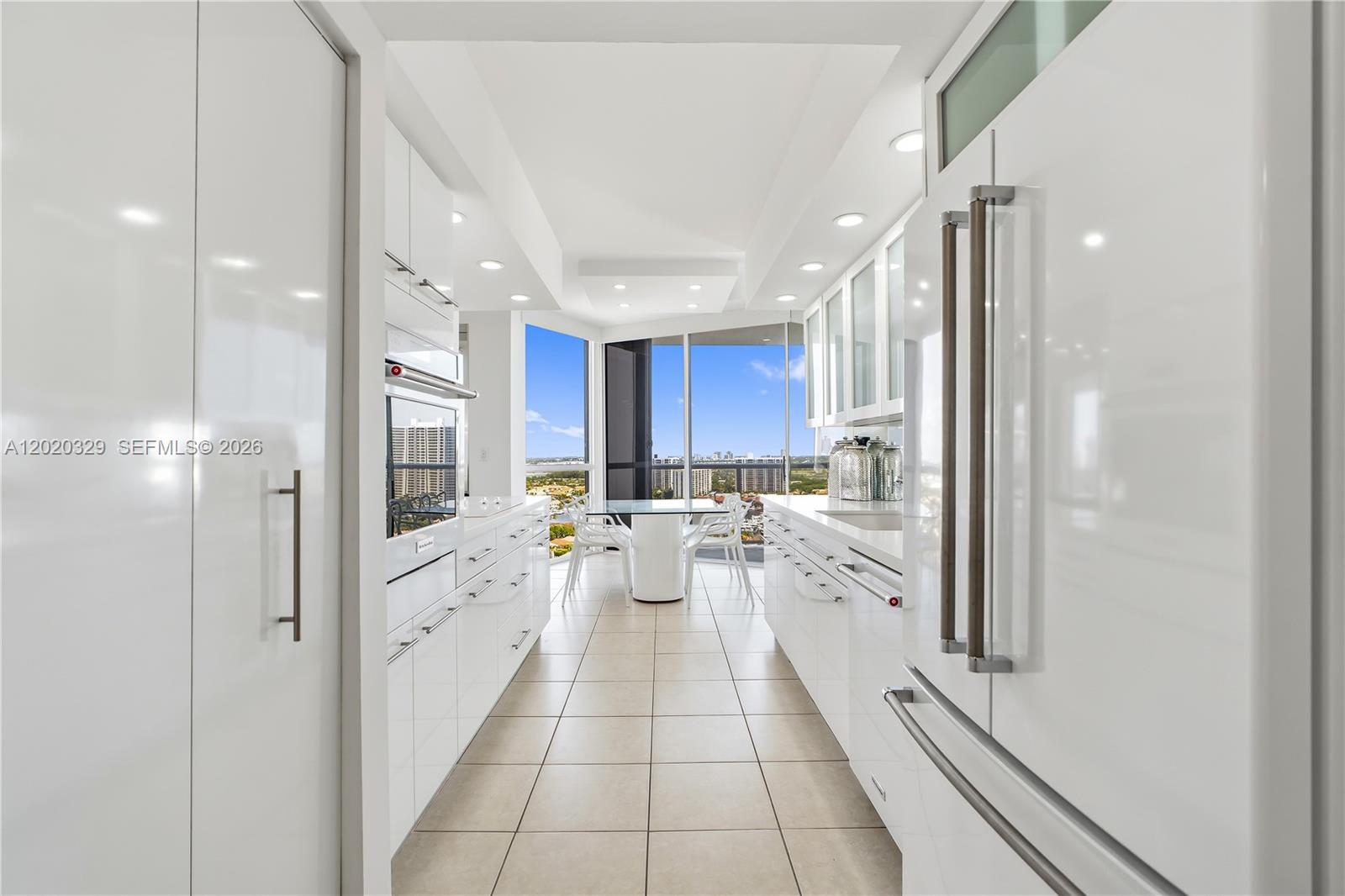 HAMPTONS WEST - Residential