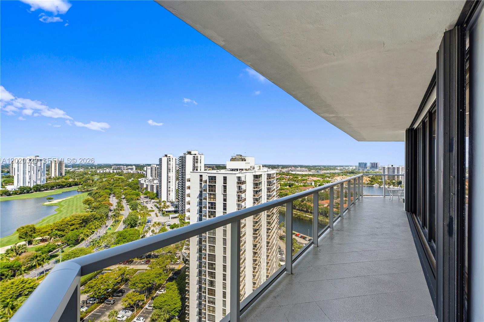 HAMPTONS WEST - Residential