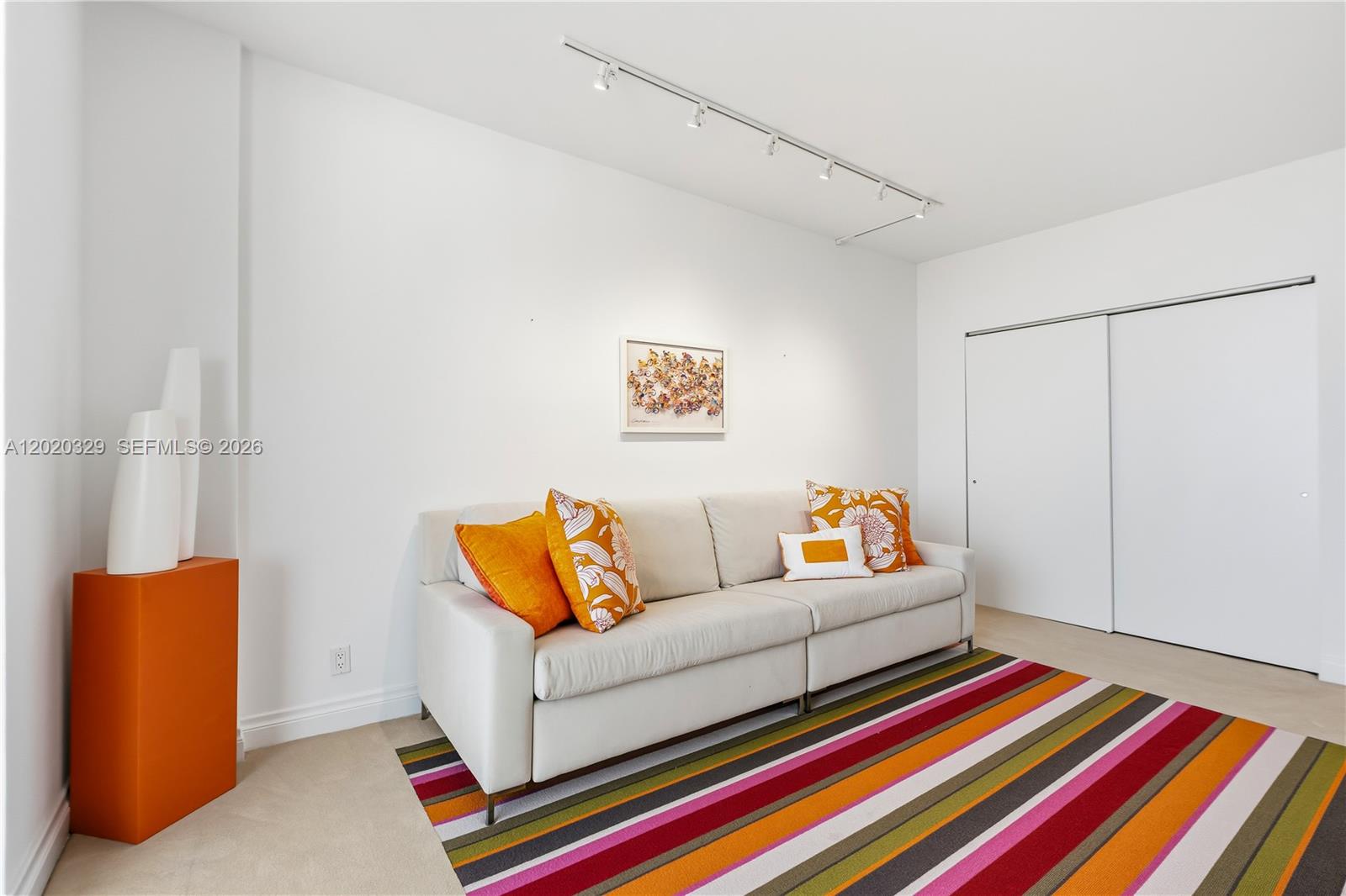 HAMPTONS WEST - Residential