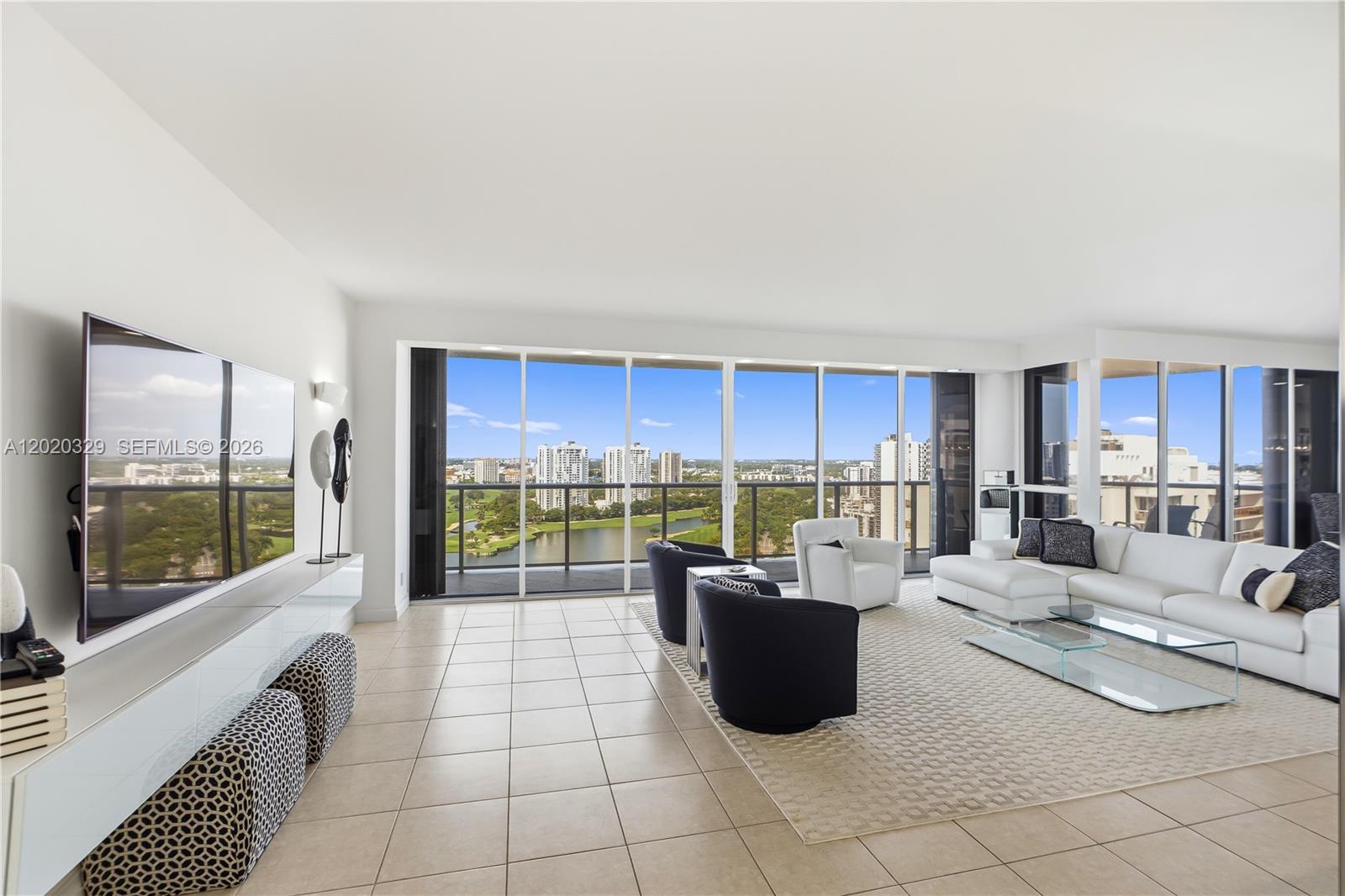 HAMPTONS WEST - Residential