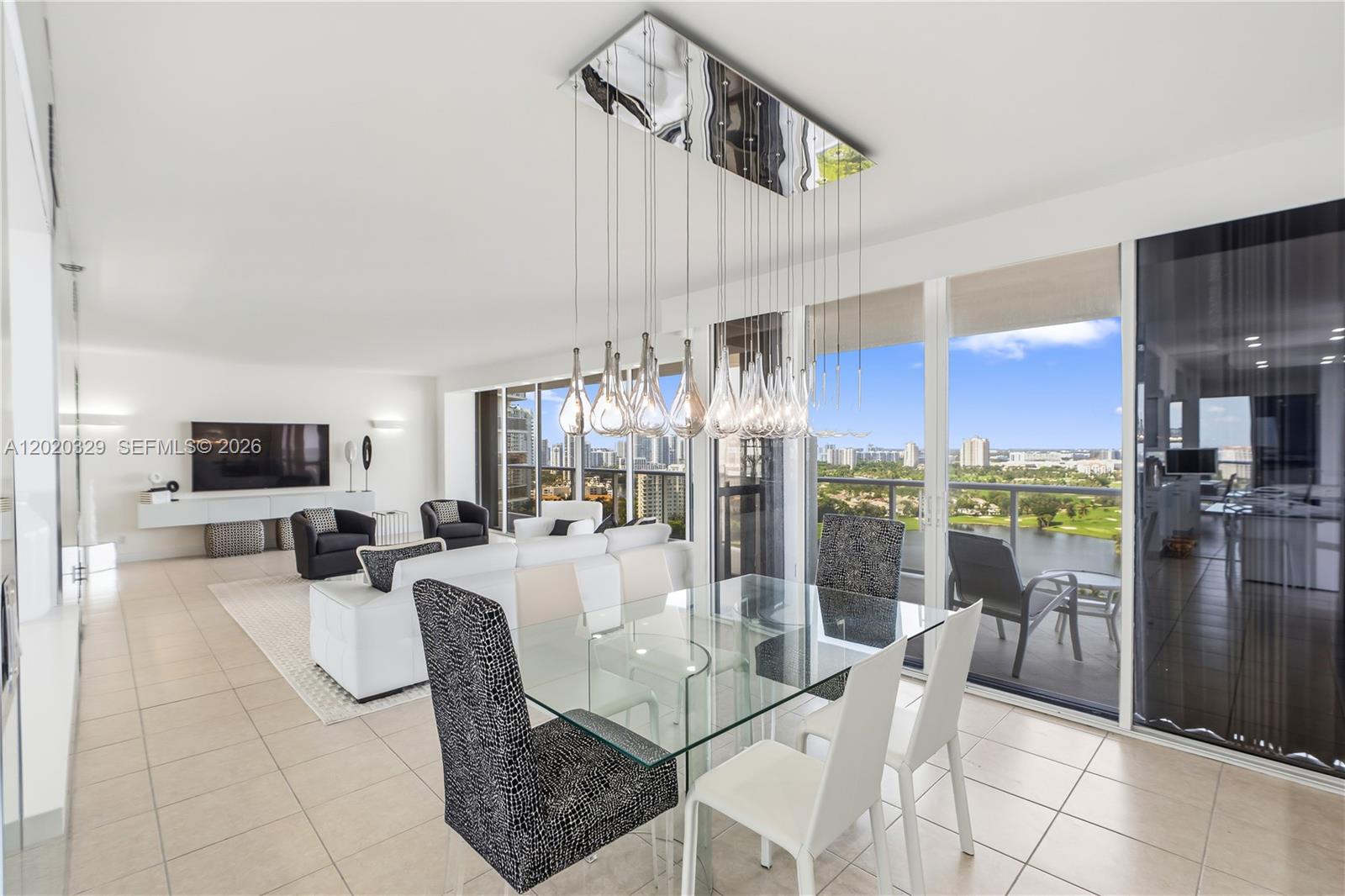 HAMPTONS WEST - Residential