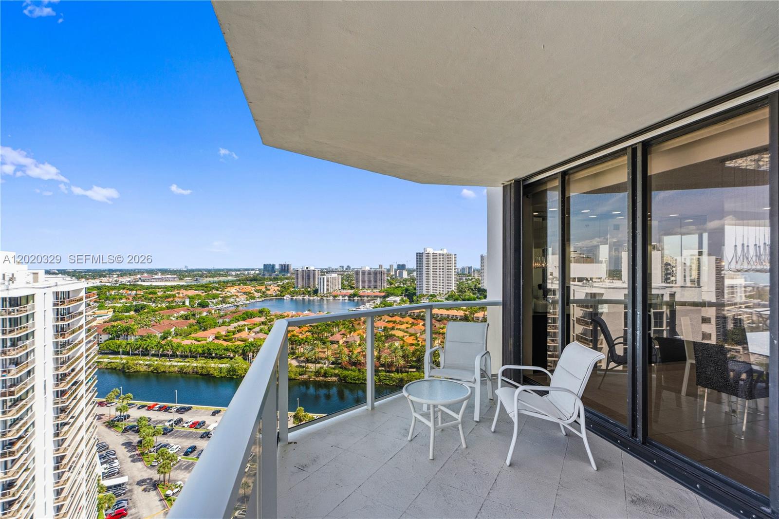HAMPTONS WEST - Residential