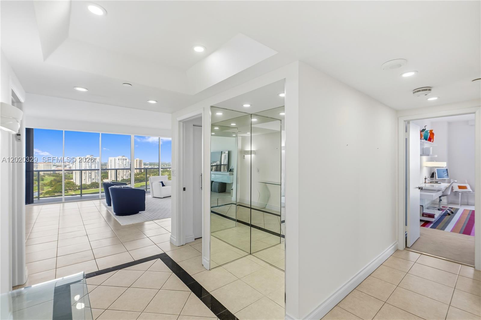 HAMPTONS WEST - Residential