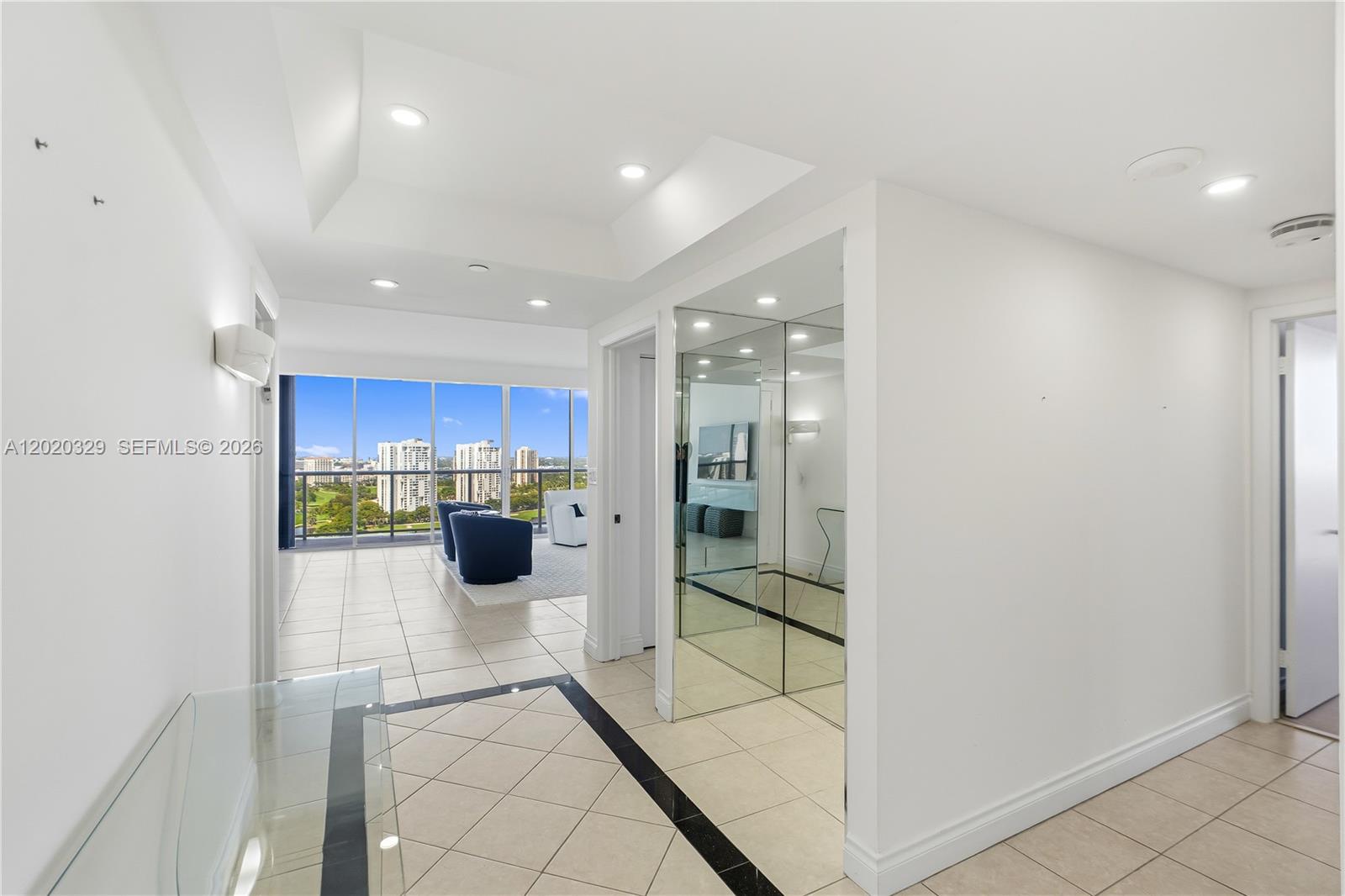 HAMPTONS WEST - Residential