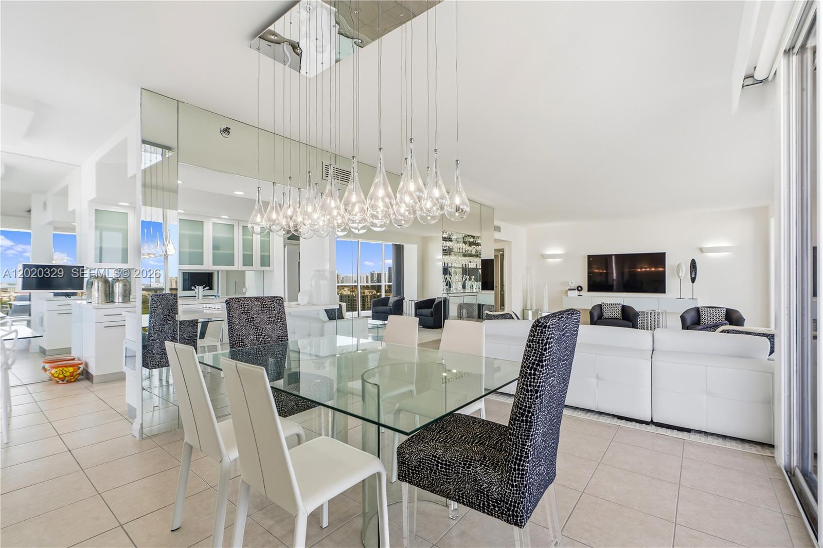 HAMPTONS WEST - Residential