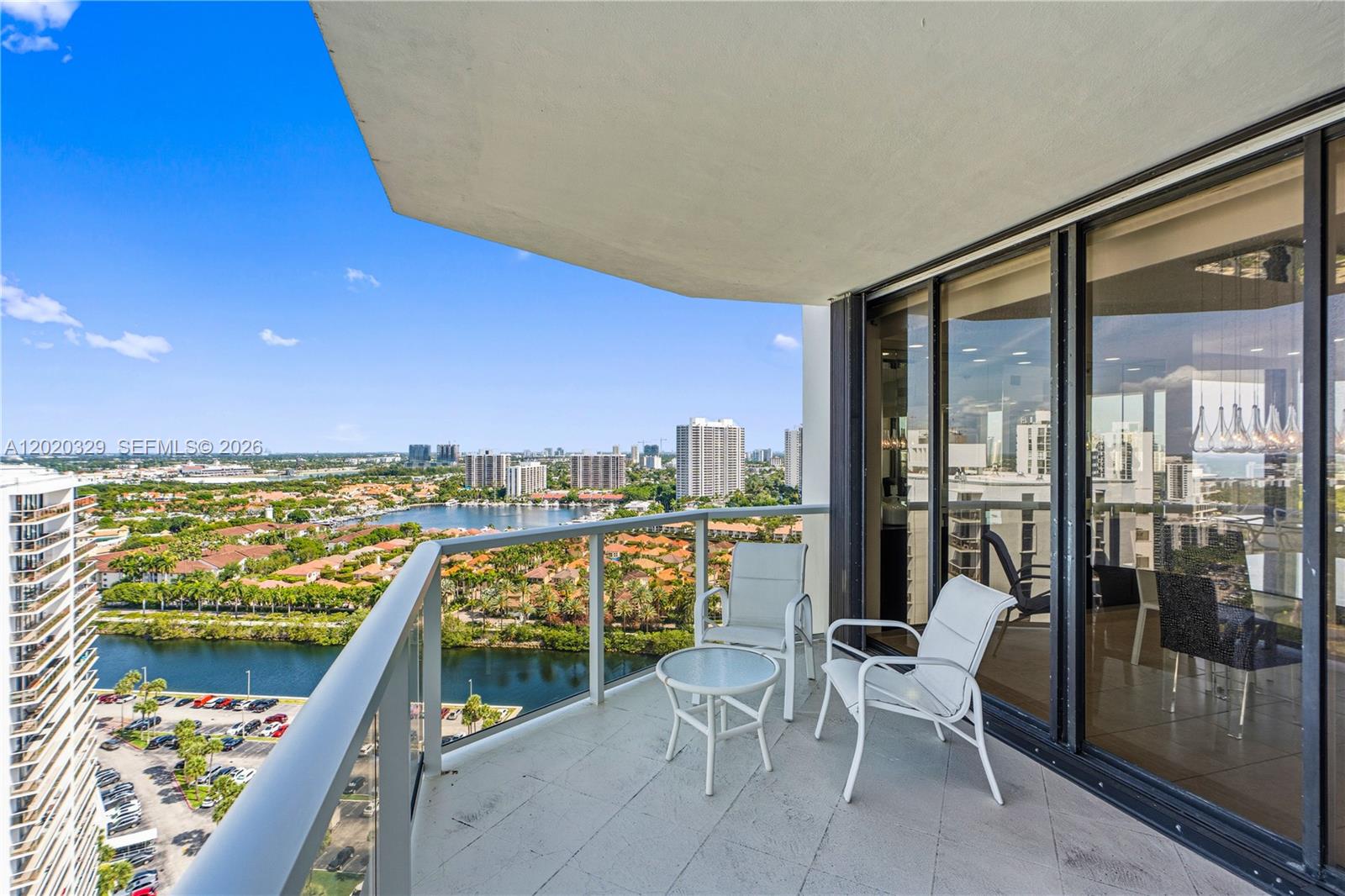 HAMPTONS WEST - Residential