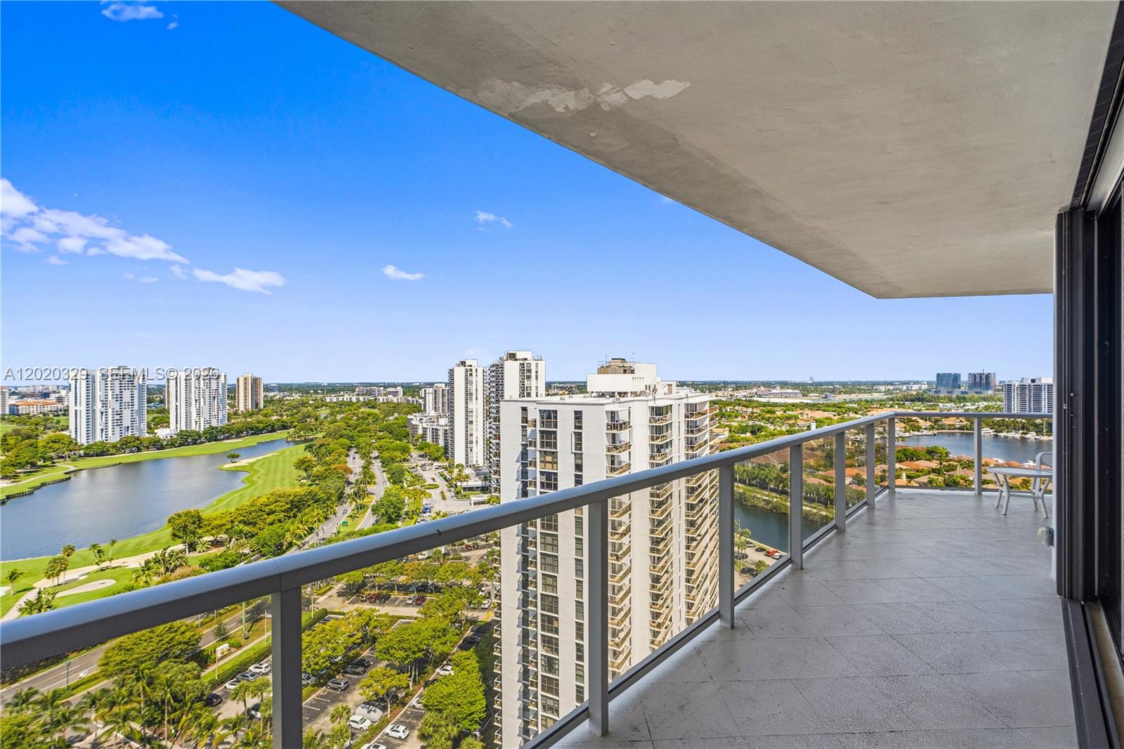 HAMPTONS WEST - Residential