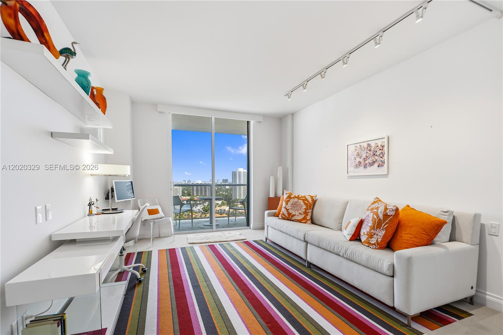 HAMPTONS WEST - Residential