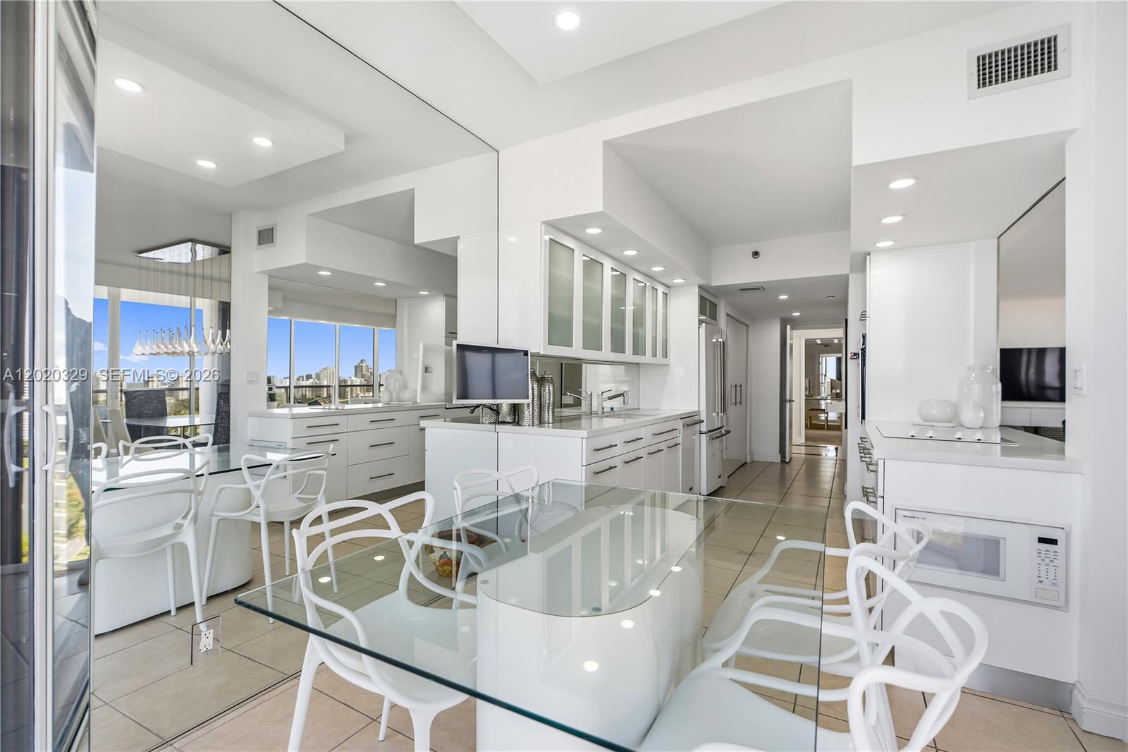 HAMPTONS WEST - Residential