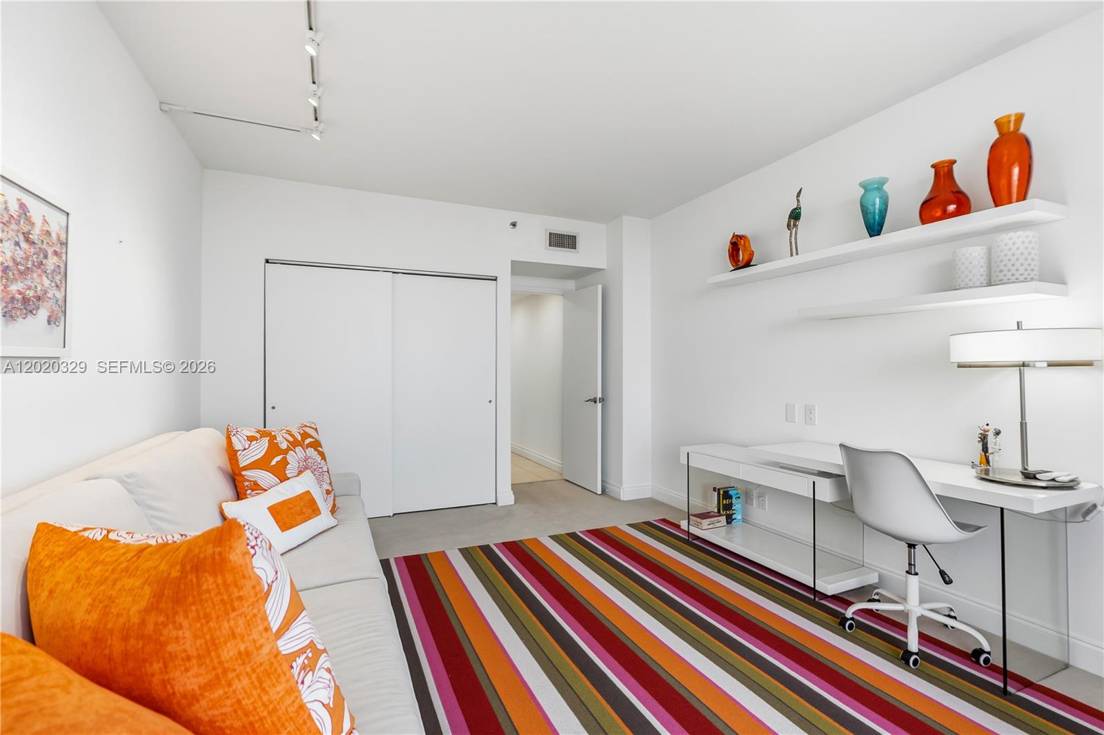 HAMPTONS WEST - Residential