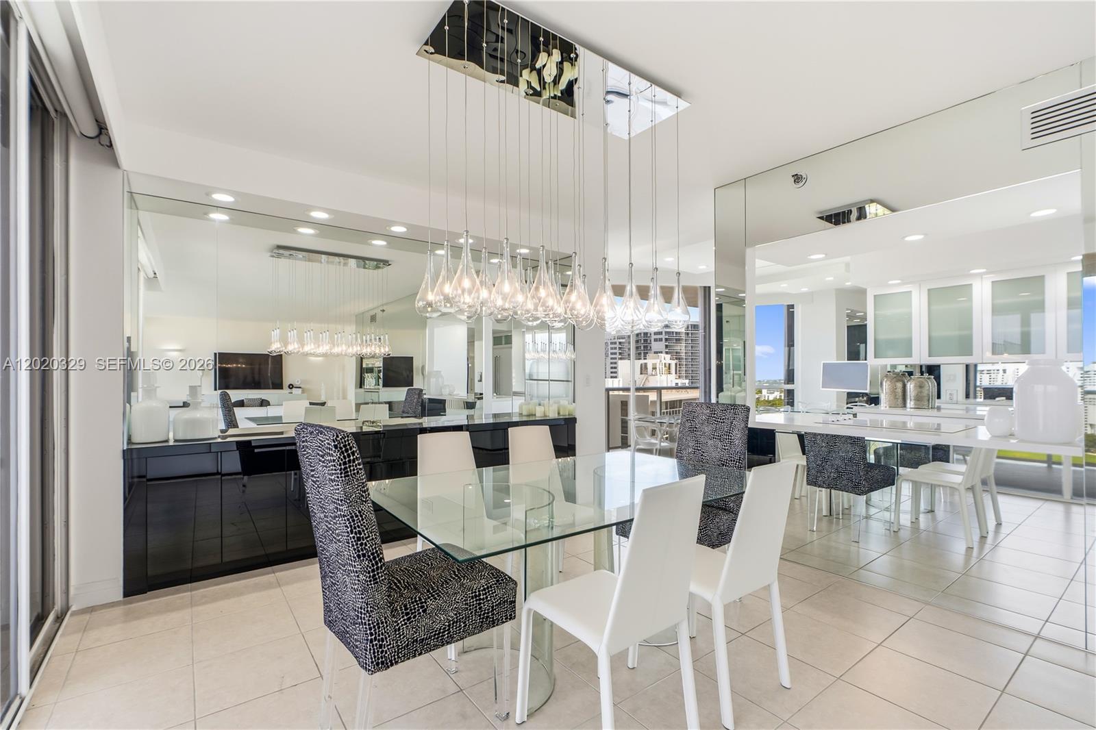 HAMPTONS WEST - Residential