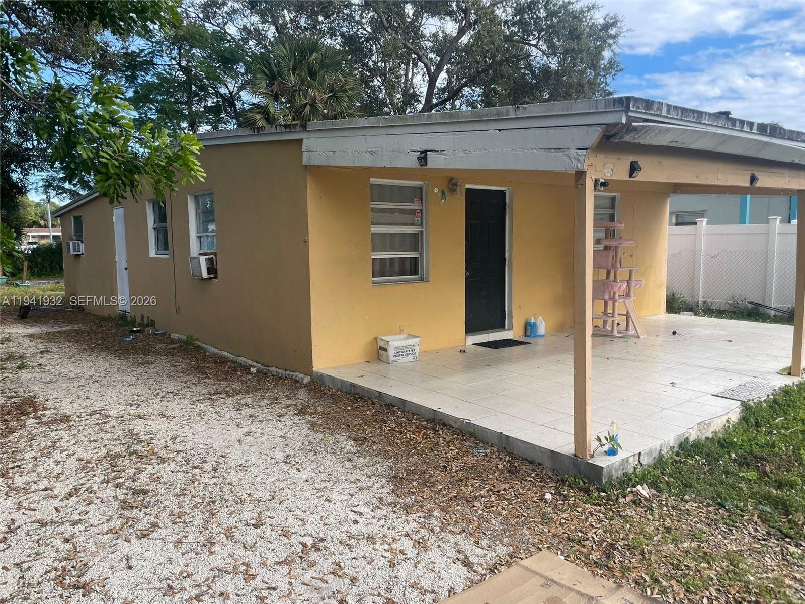 LAUDERDALE MANORS REVISED - Residential Lease