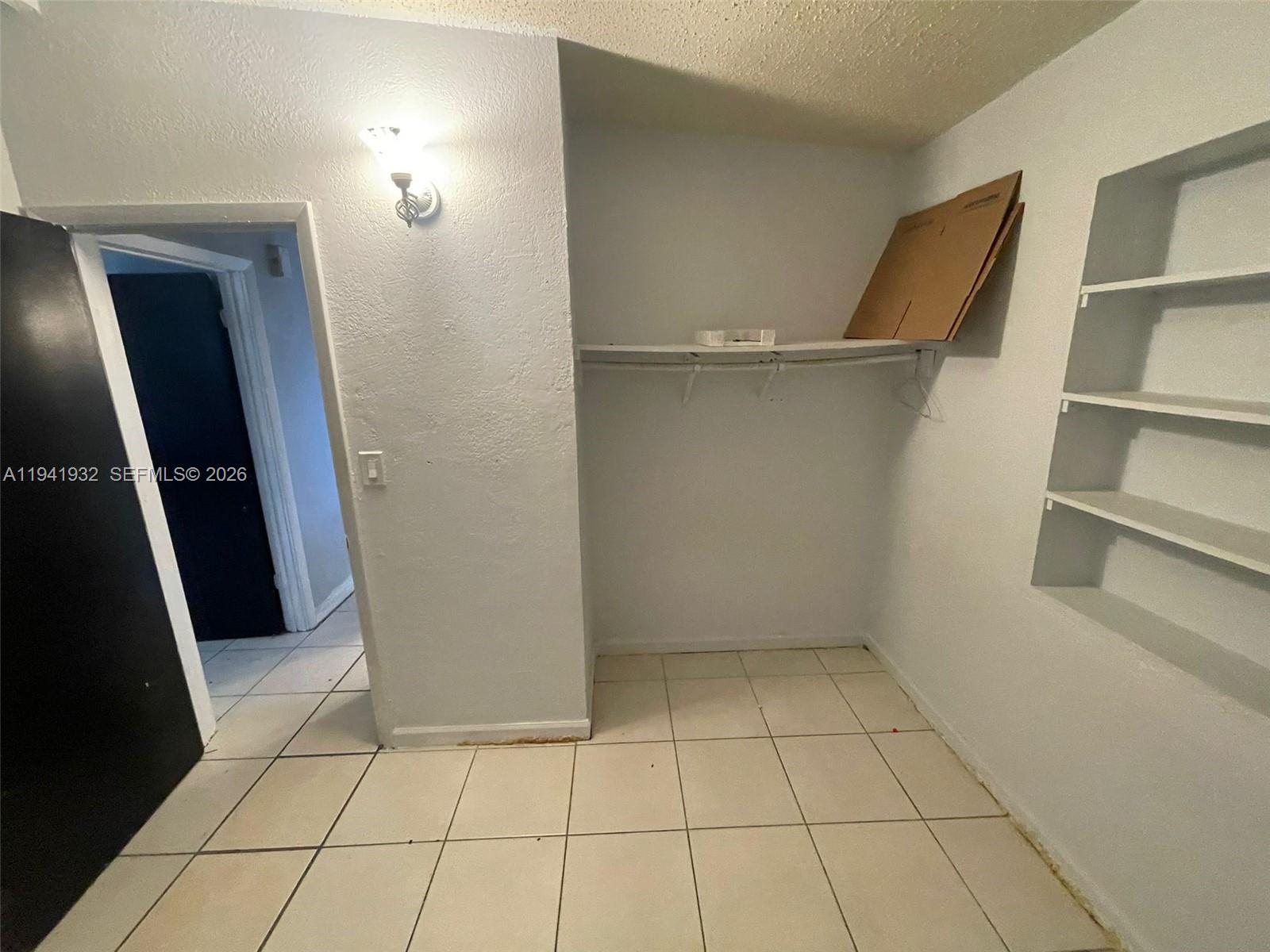 LAUDERDALE MANORS REVISED - Residential Lease