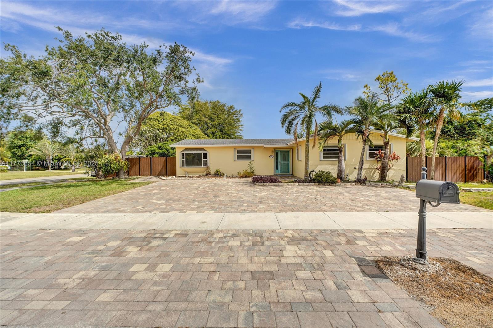 Property for Sale at 16395 Sw 279th St, Homestead, Miami-Dade County, Florida - Bedrooms: 4 
Bathrooms: 2  - $685,000