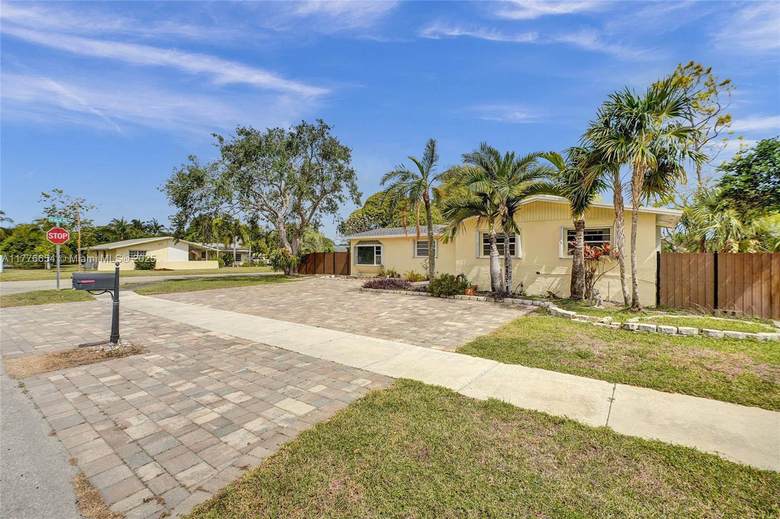 16395 SW 279th St