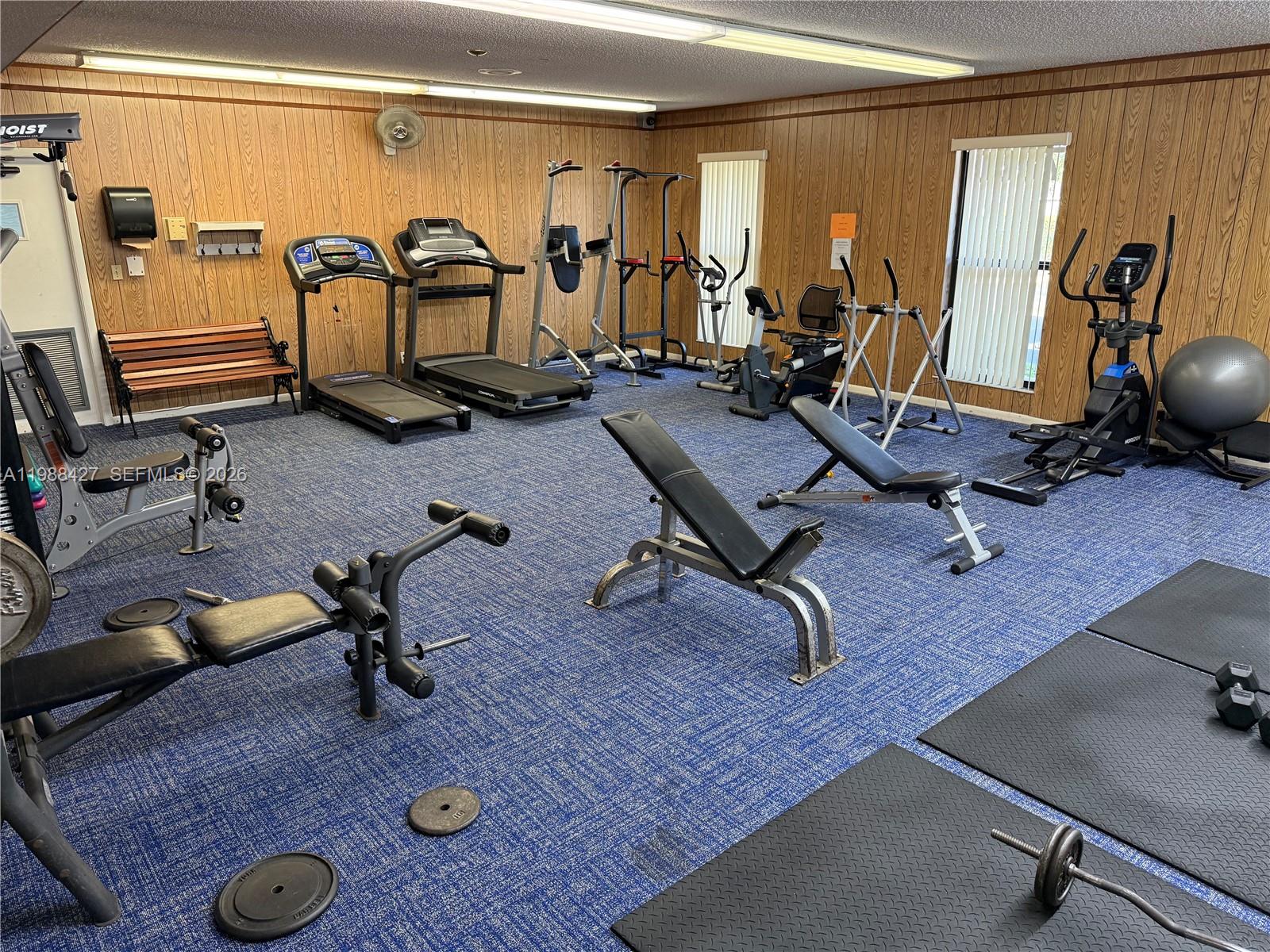 CASCADES OF LAUDERHILL - Residential Lease