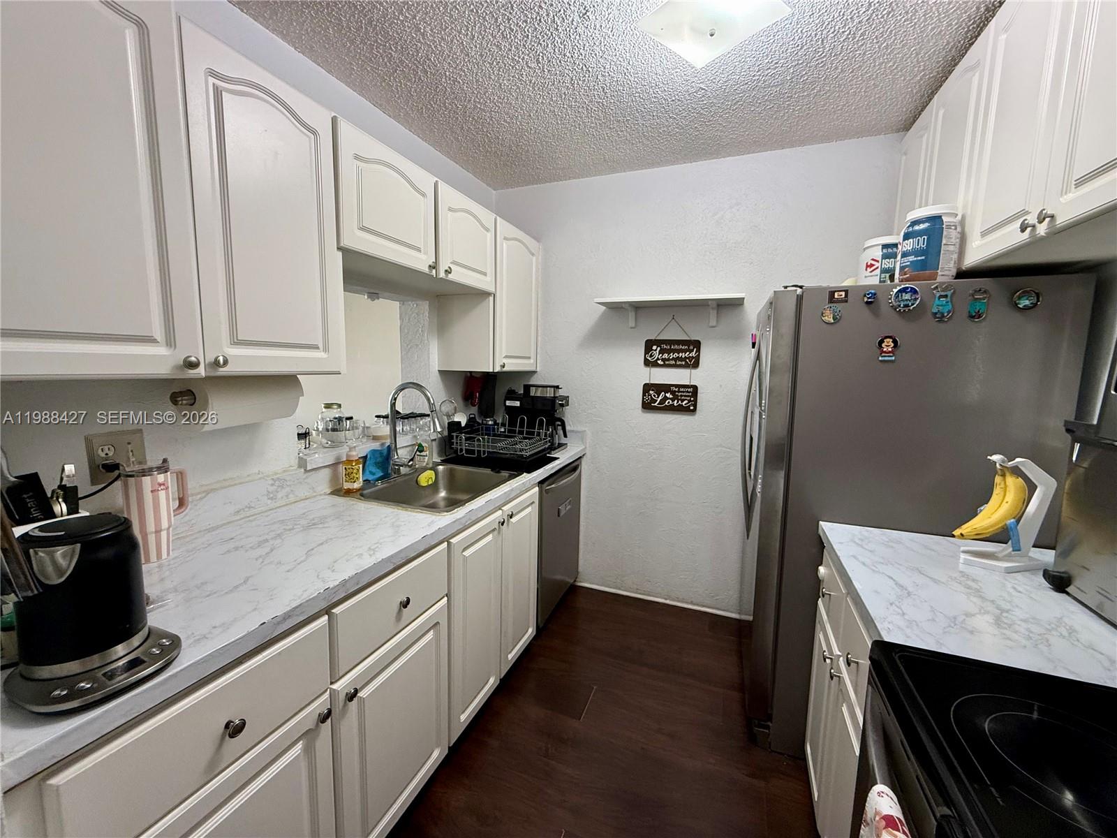 CASCADES OF LAUDERHILL - Residential Lease