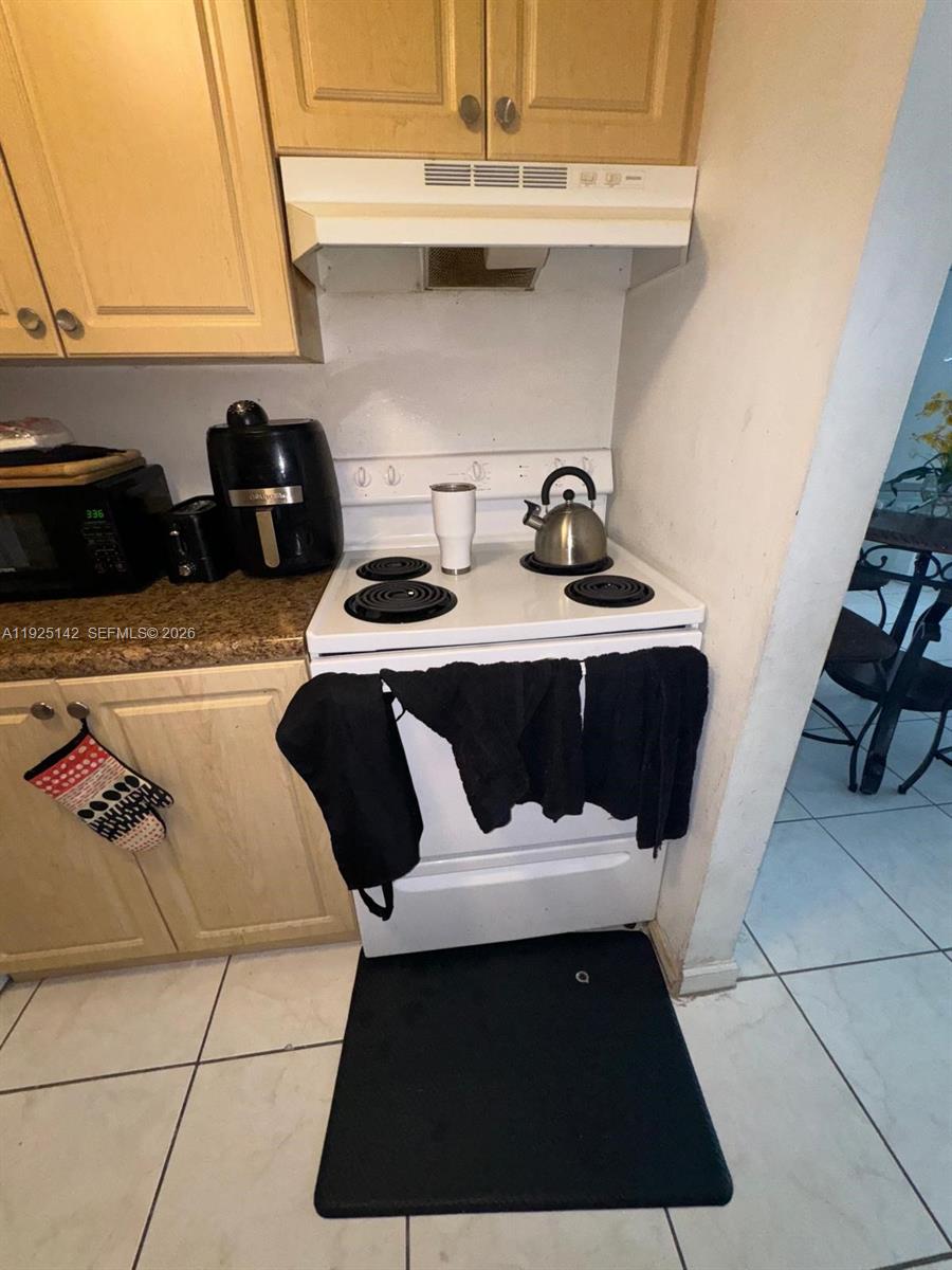 KEYSTONE TOWERS CONDO - Residential