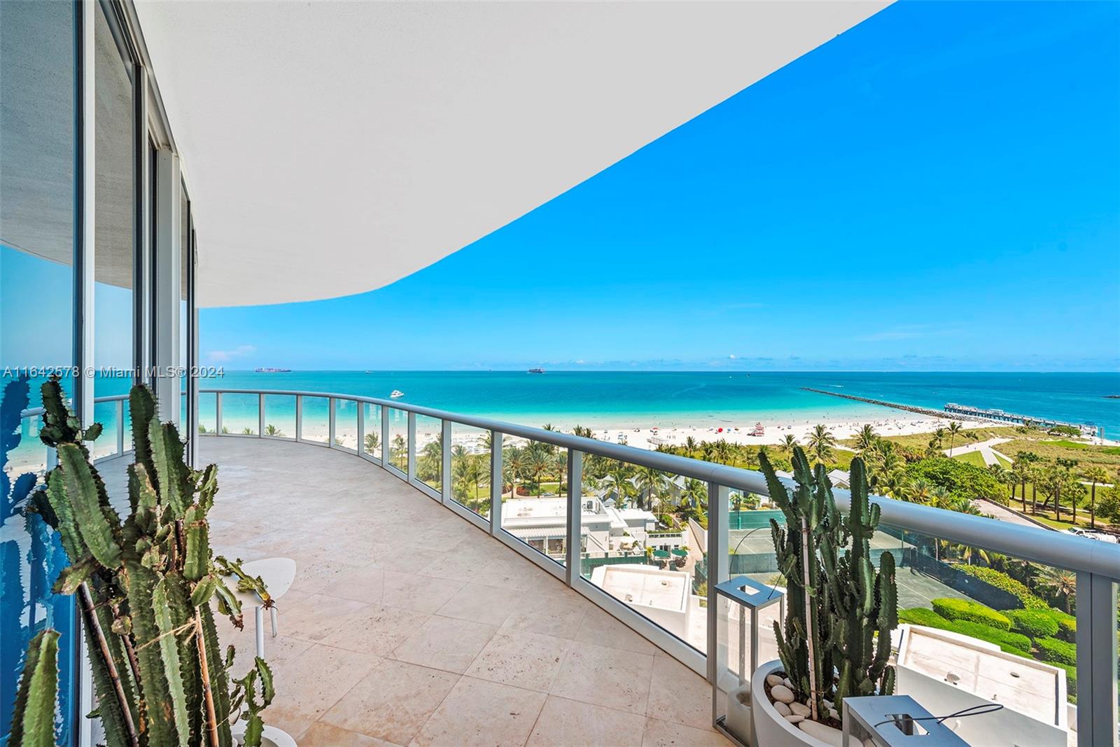 CONTINUUM ON SOUTH BEACH - Residential