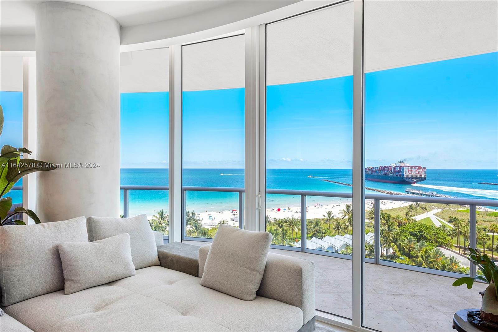 CONTINUUM ON SOUTH BEACH - Residential