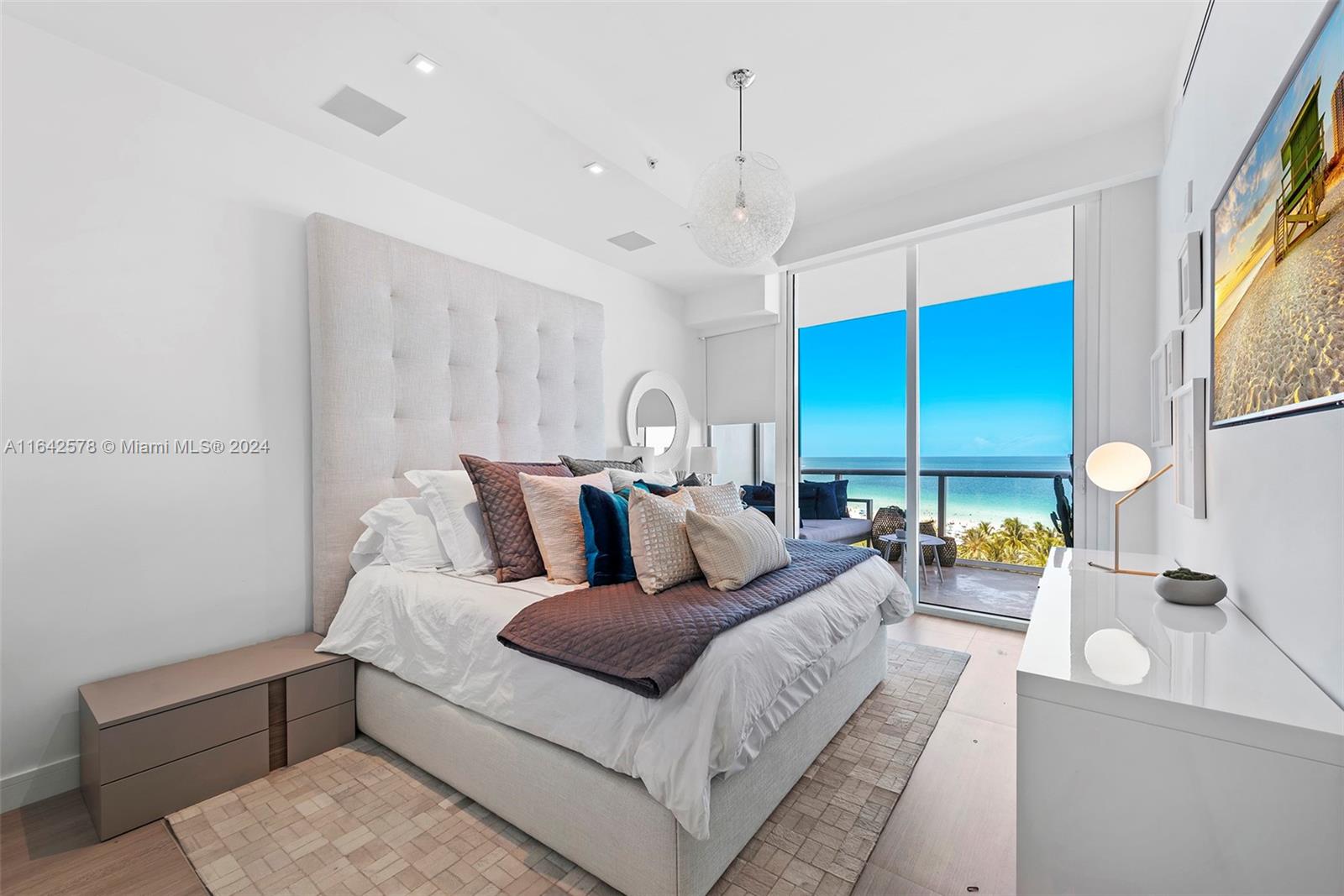 CONTINUUM ON SOUTH BEACH - Residential