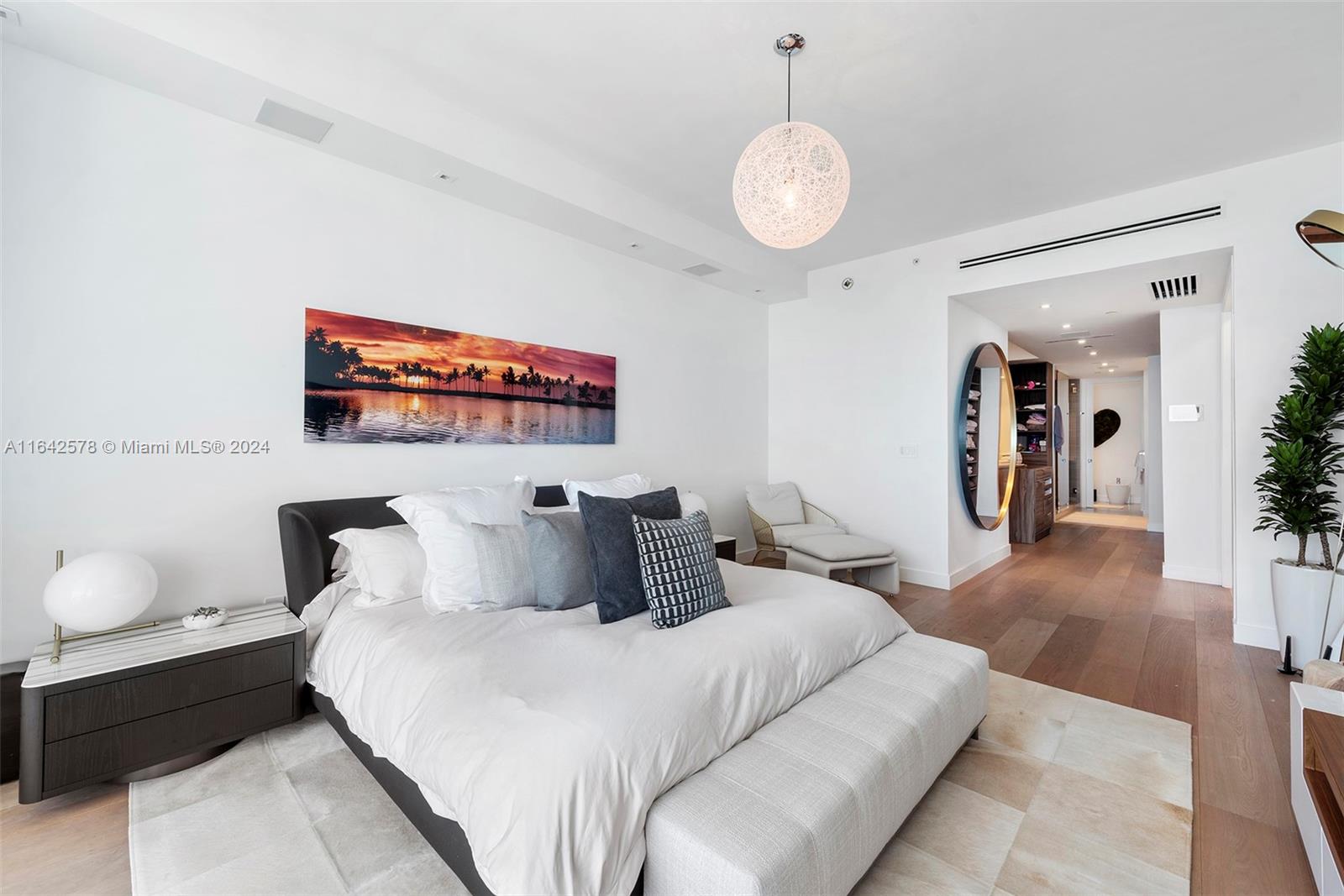 CONTINUUM ON SOUTH BEACH - Residential