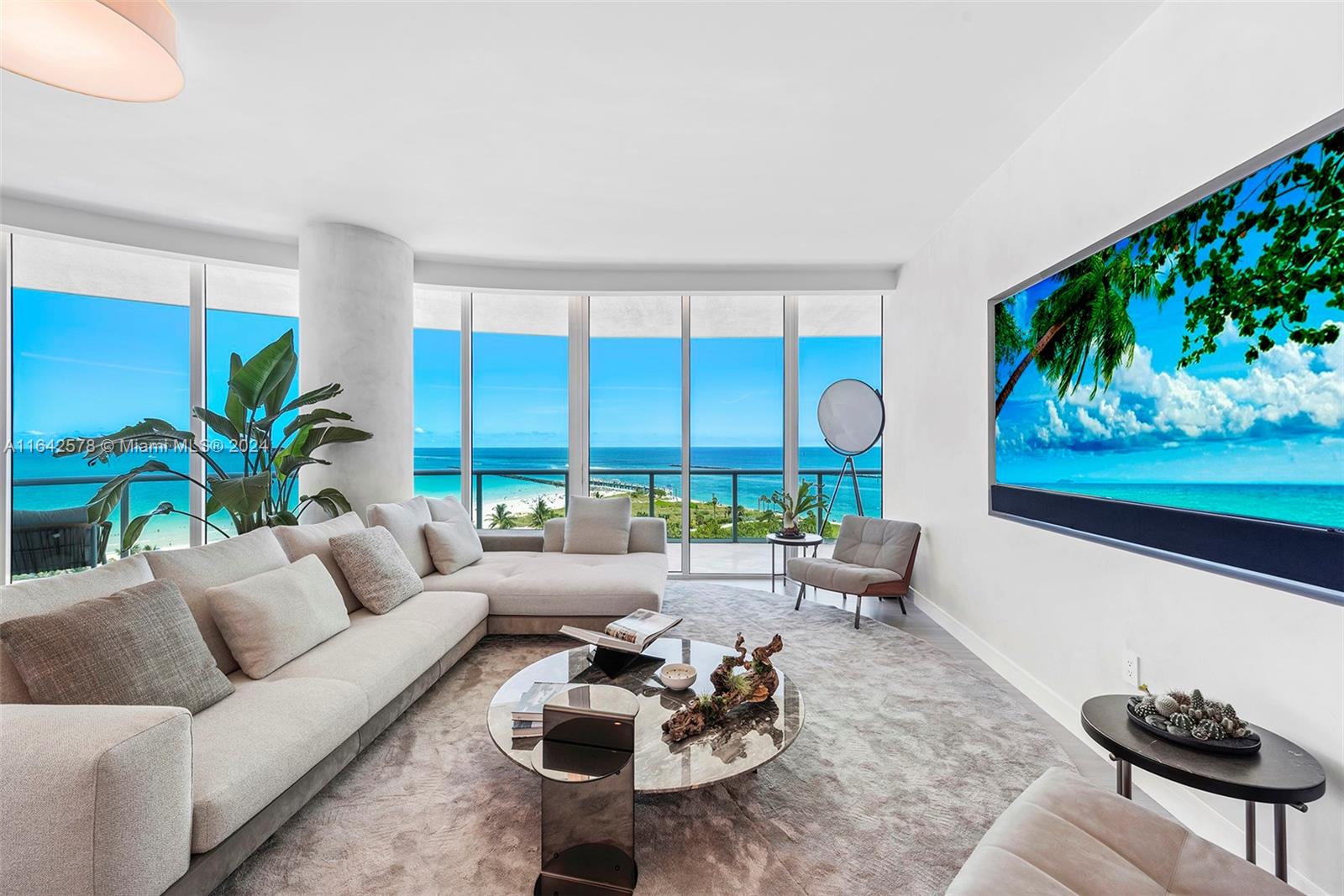 CONTINUUM ON SOUTH BEACH - Residential