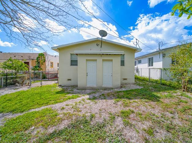 17TH AVE MANOR - Residential Lease