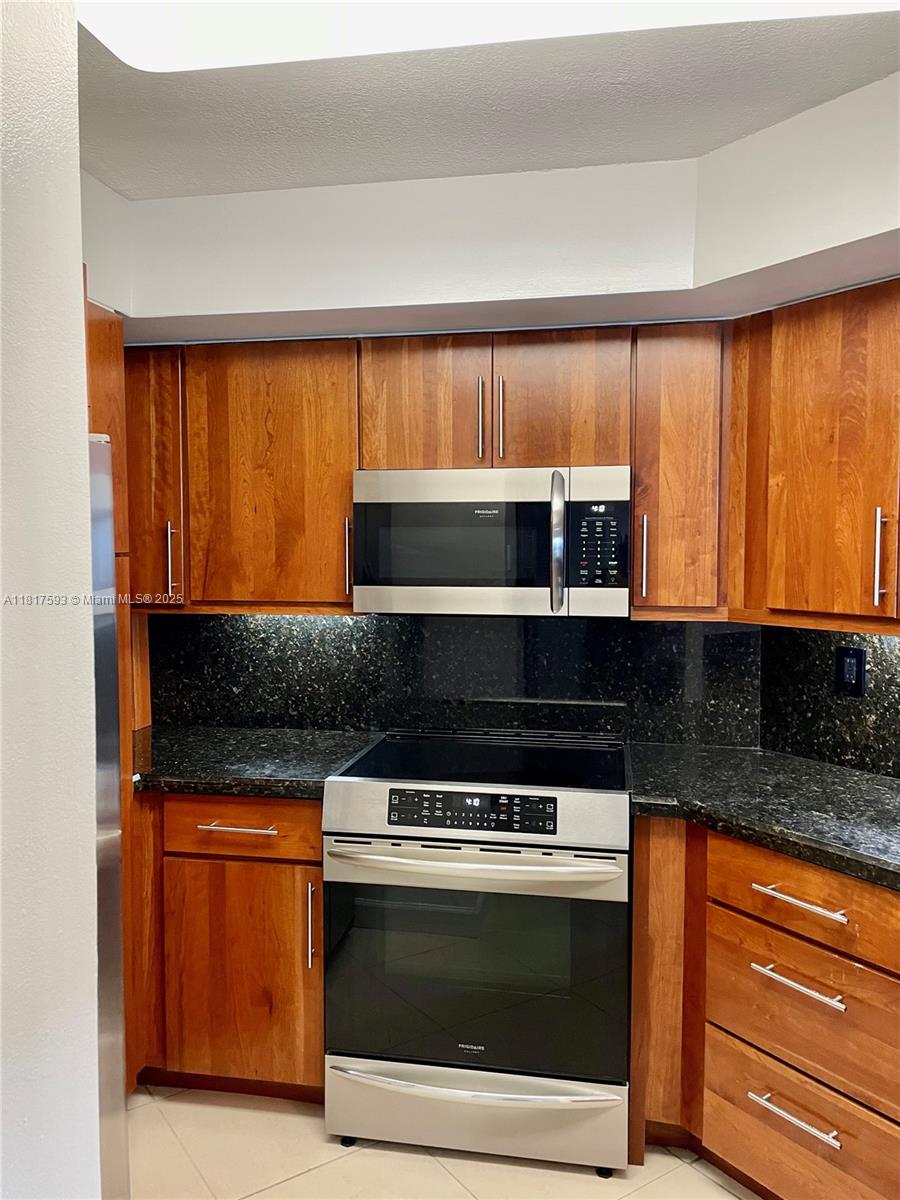 THE STERLING CONDO - Residential Lease