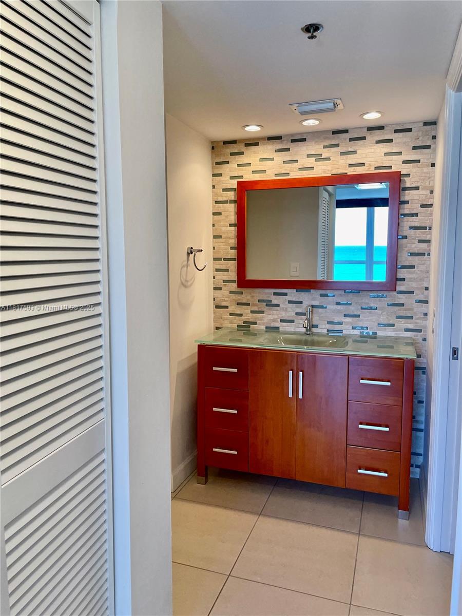 THE STERLING CONDO - Residential Lease
