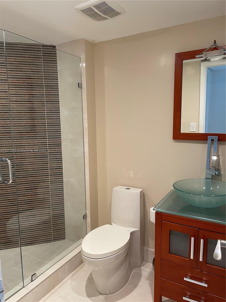 THE STERLING CONDO - Residential Lease