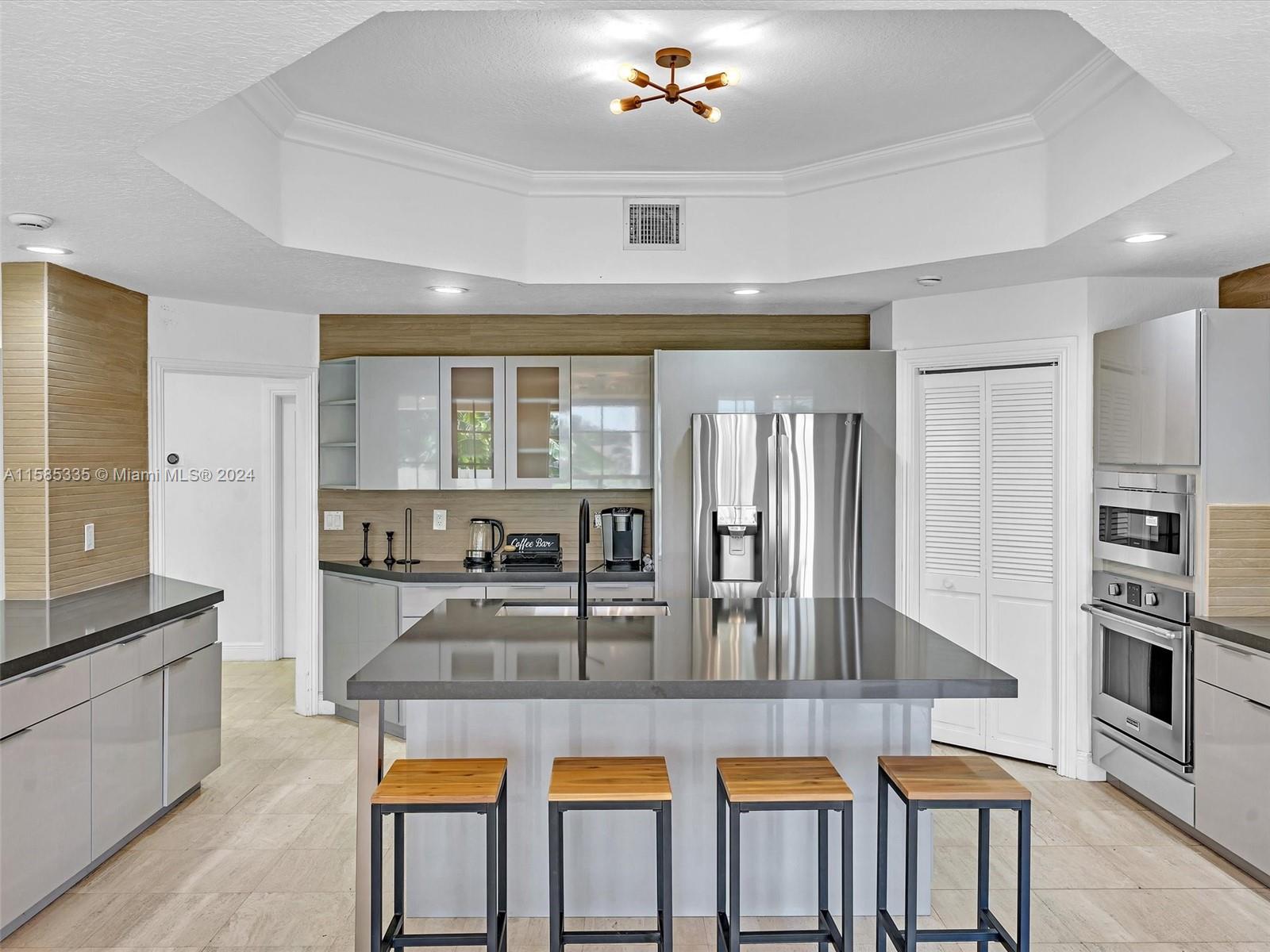 COUNTRY CLUB OF MIAMI EST - Residential