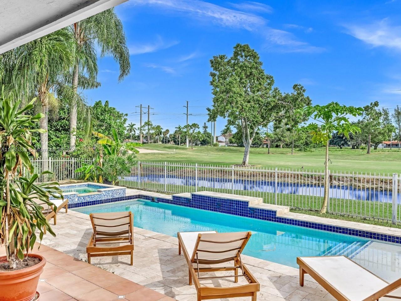 COUNTRY CLUB OF MIAMI EST - Residential