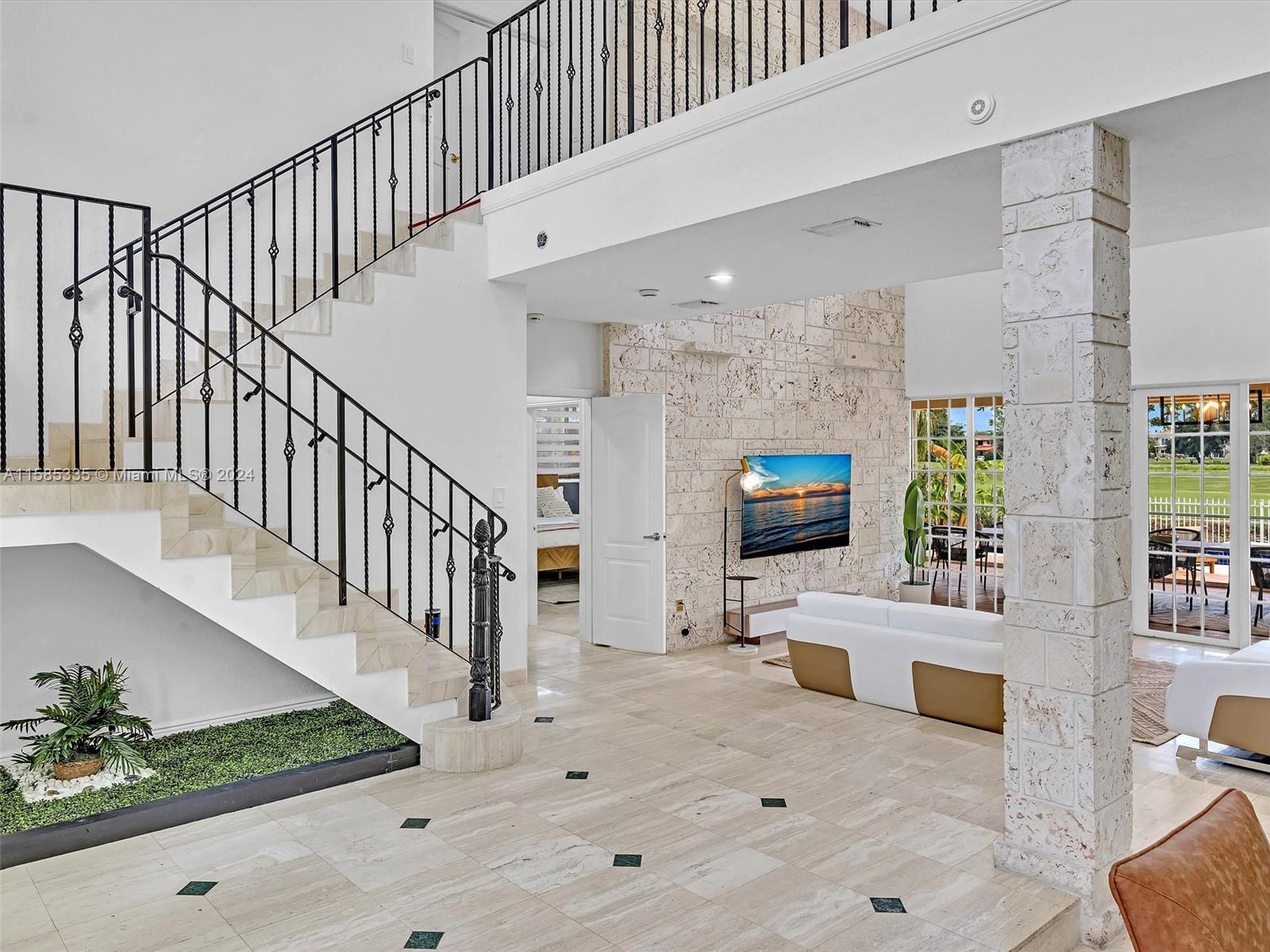 COUNTRY CLUB OF MIAMI EST - Residential