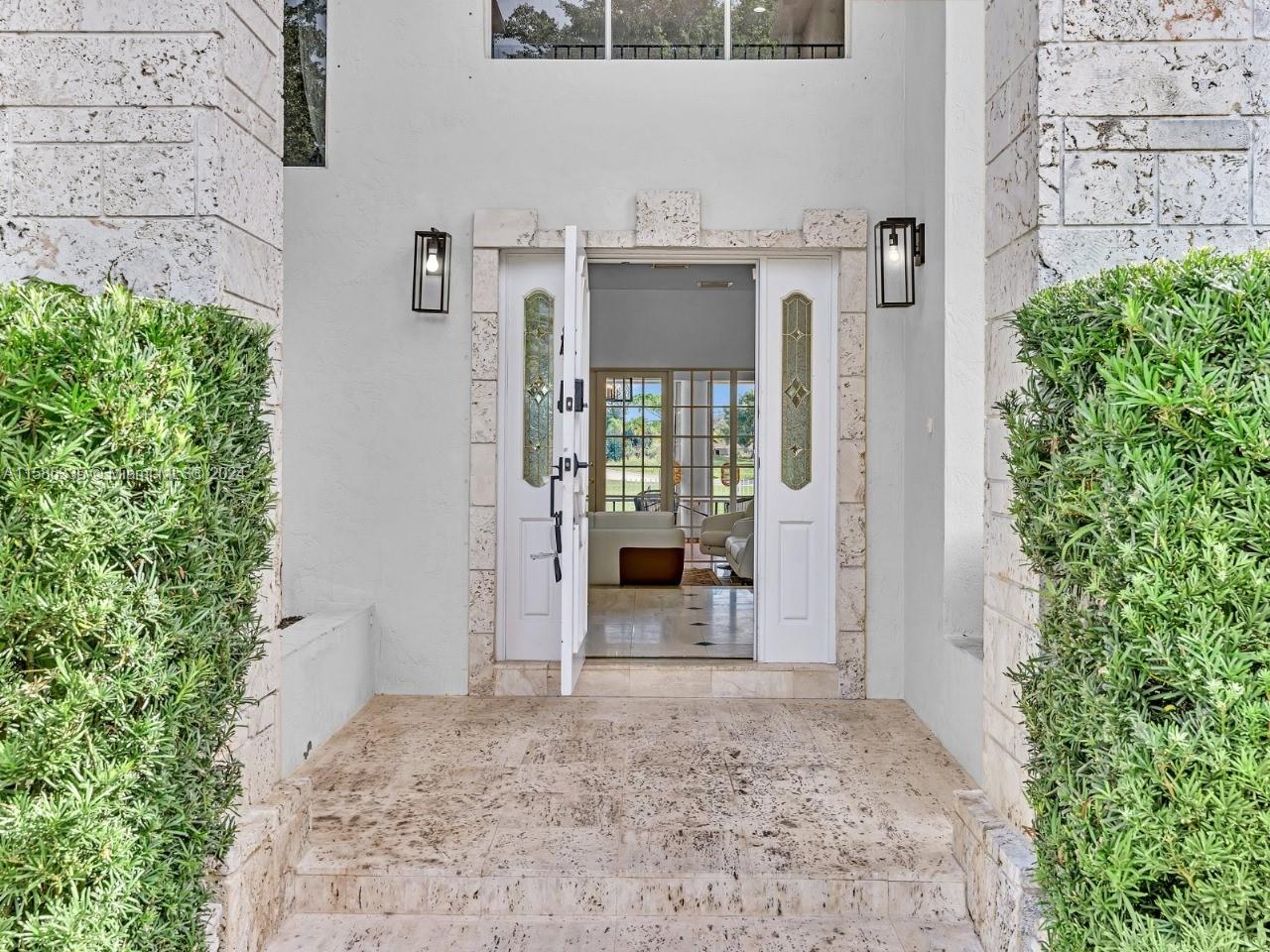 COUNTRY CLUB OF MIAMI EST - Residential
