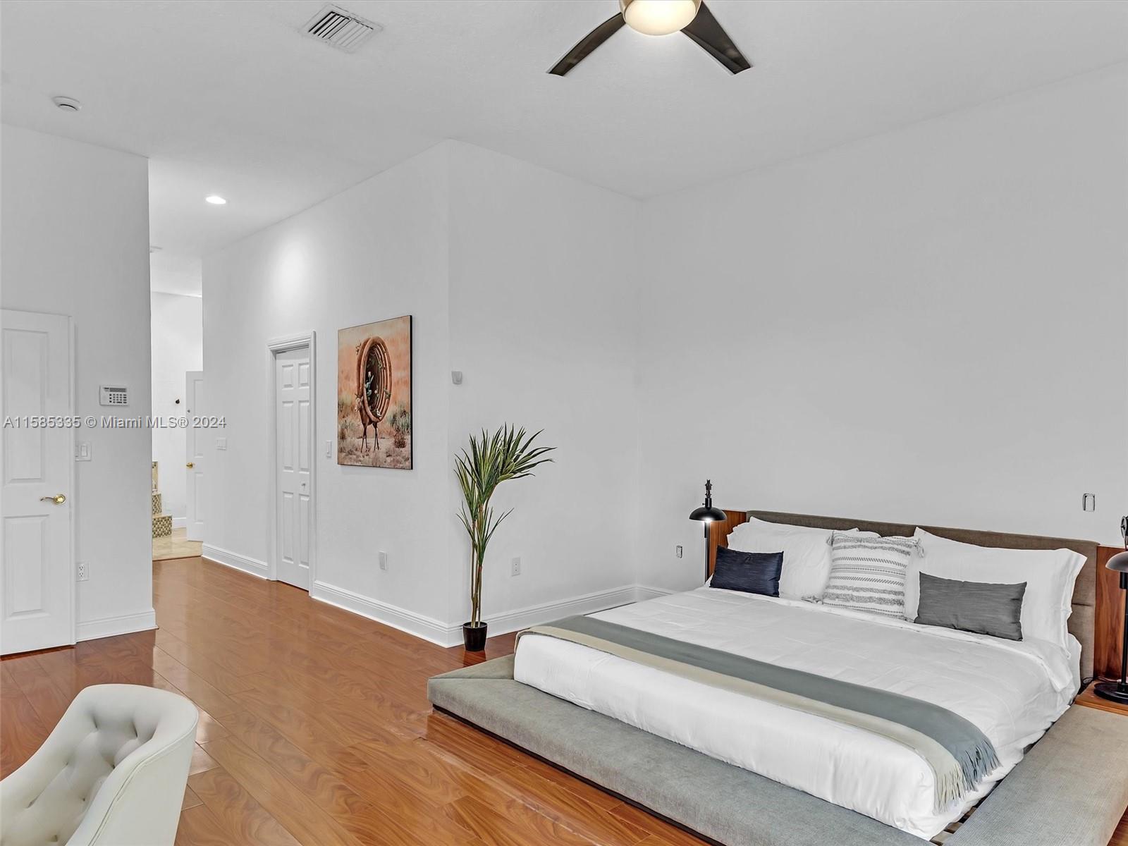 COUNTRY CLUB OF MIAMI EST - Residential