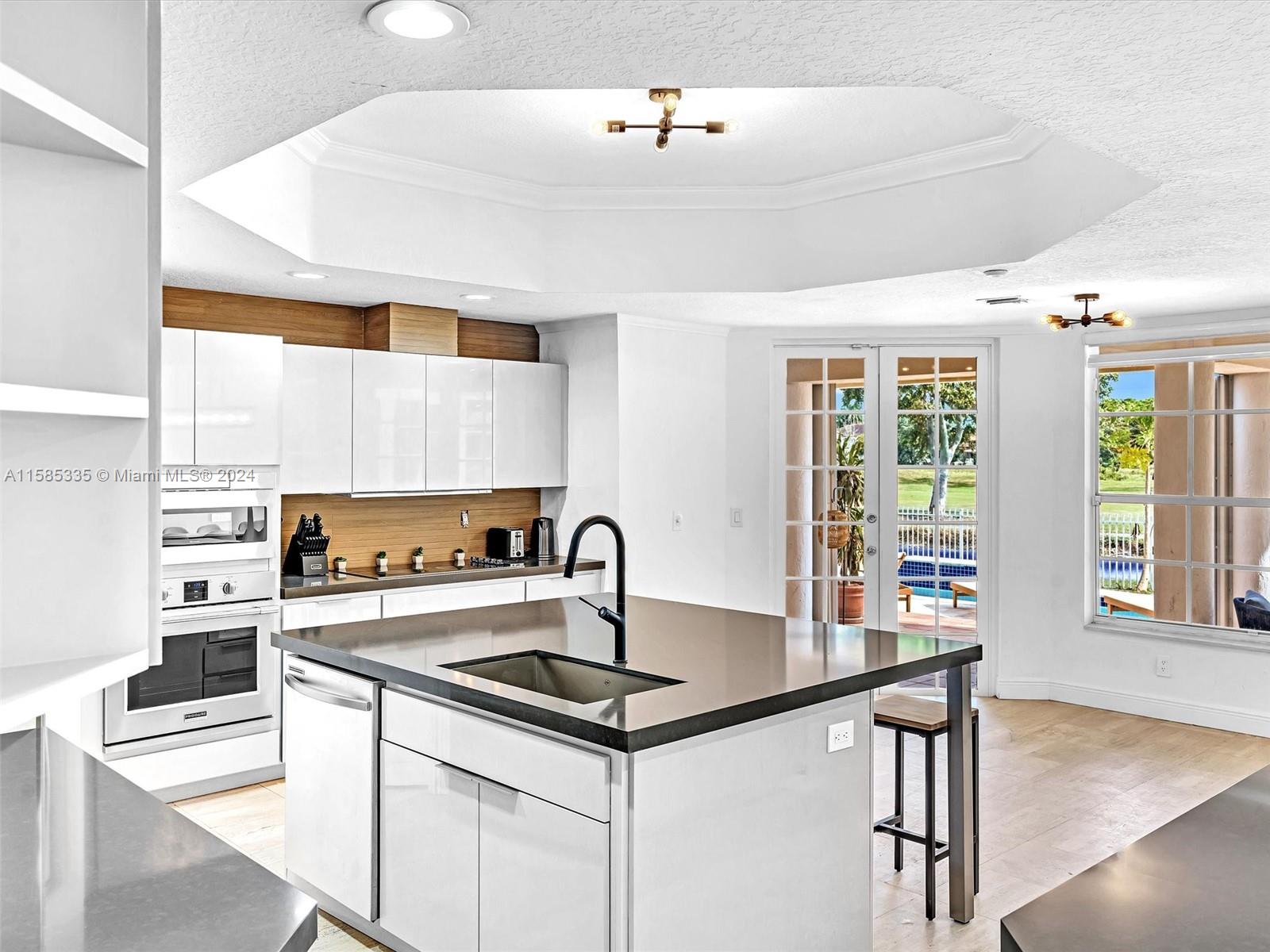 COUNTRY CLUB OF MIAMI EST - Residential