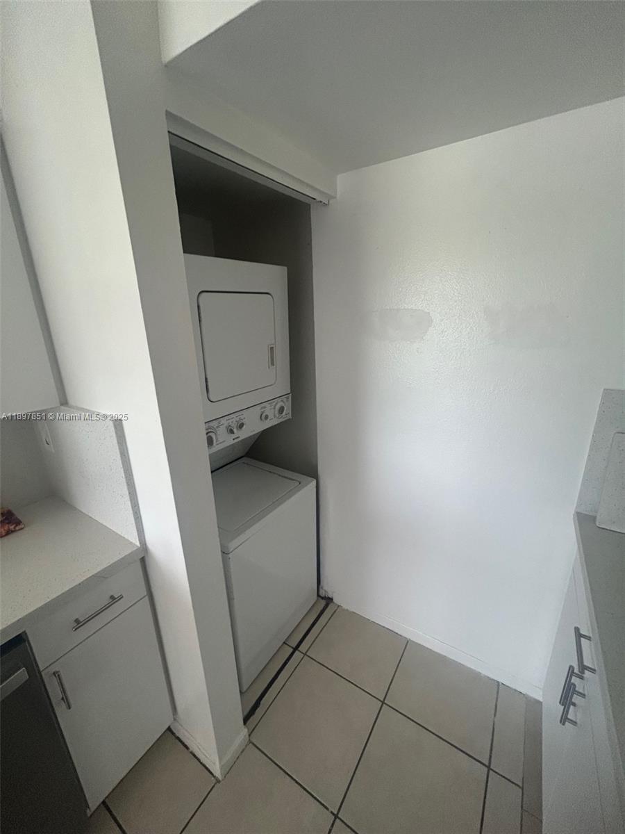 KENDALL LAKE TOWERS CONDO - Residential