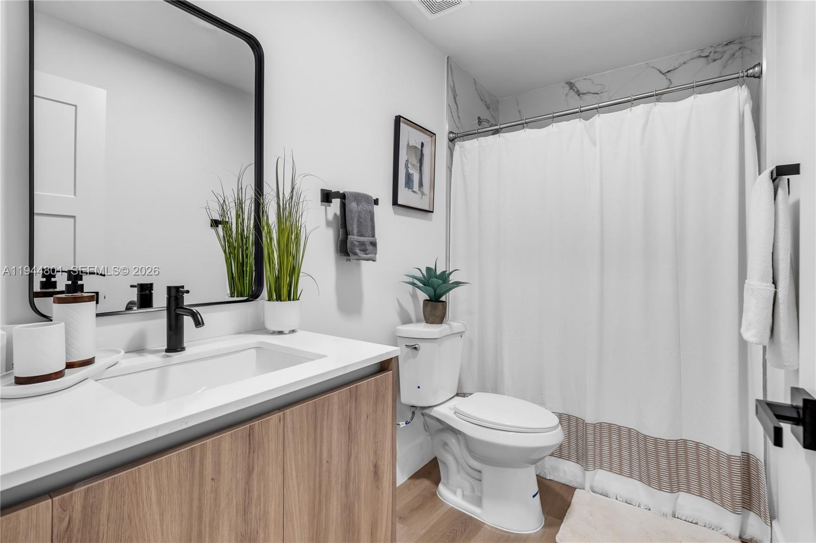 GARDEN CITY - Residential Lease