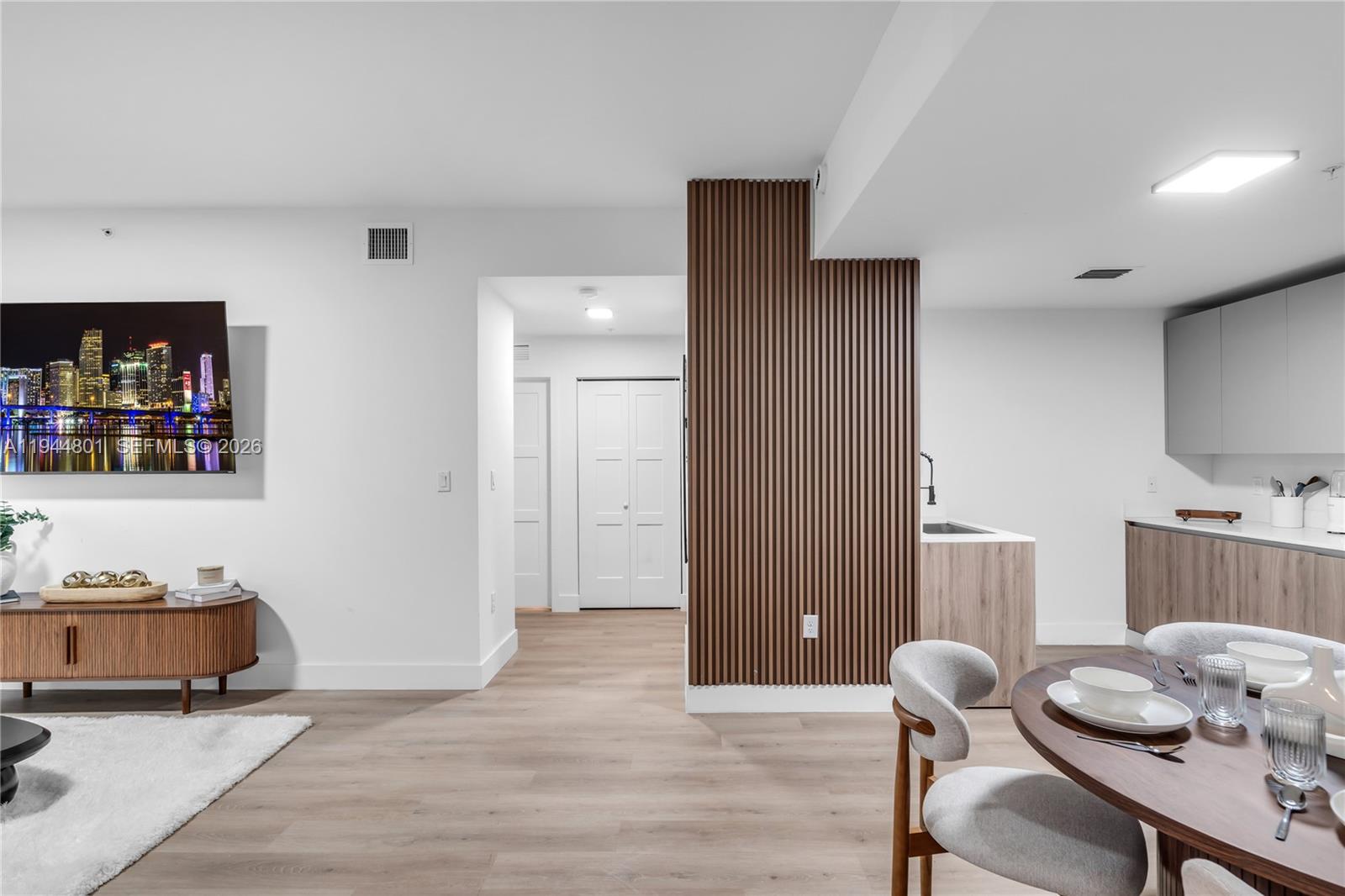 GARDEN CITY - Residential Lease